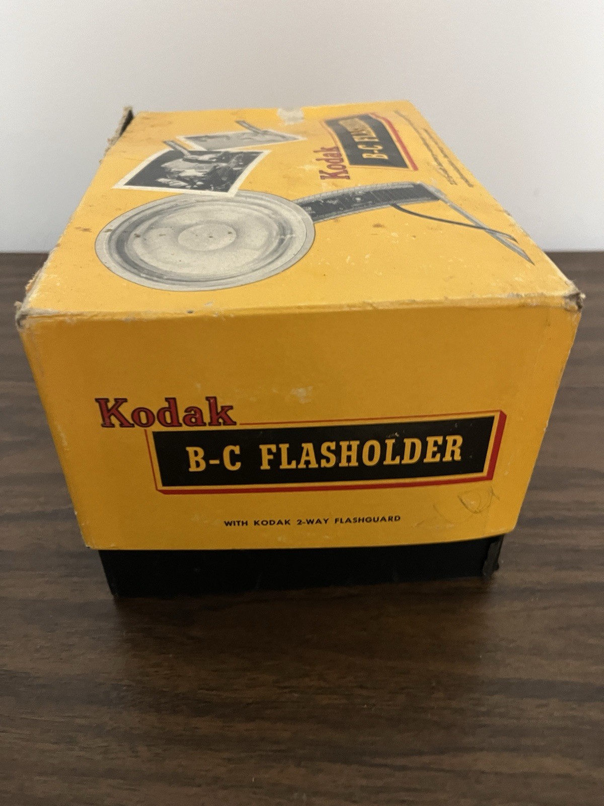 Isoflash-Rapid C Camera + Kodak B-C Flash Holder w/ Box & Bulbs – As-Is