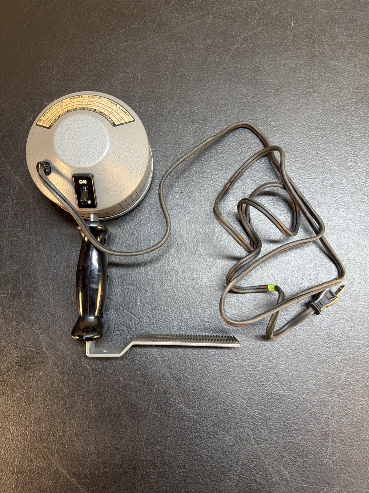 Vintage GE Kenco (875N) Super 8 Movie Lite With Grip & Mounting Bracket
