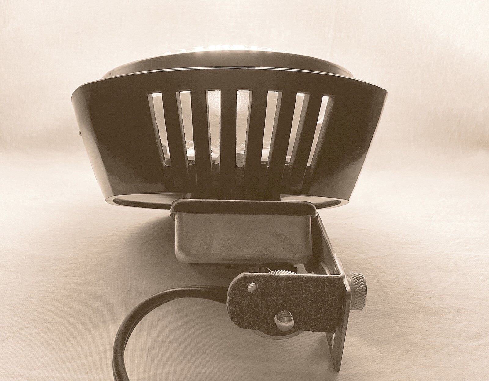 Vintage Working GE HOLLYWOOD TOPMOUNT CAMERALITE for Super 8 Cameras model 919
