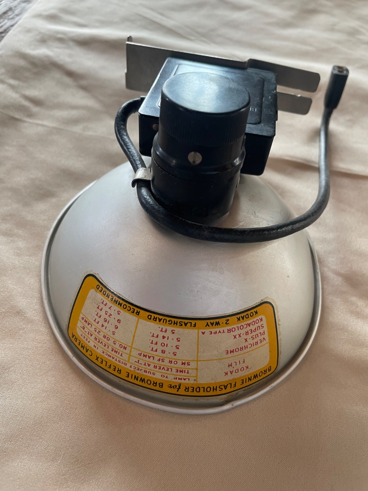 Vtg Eastman Kodak Brownie FLASHOLDER For Brownie Reflex Camera & 3 Bulbs, TESTED