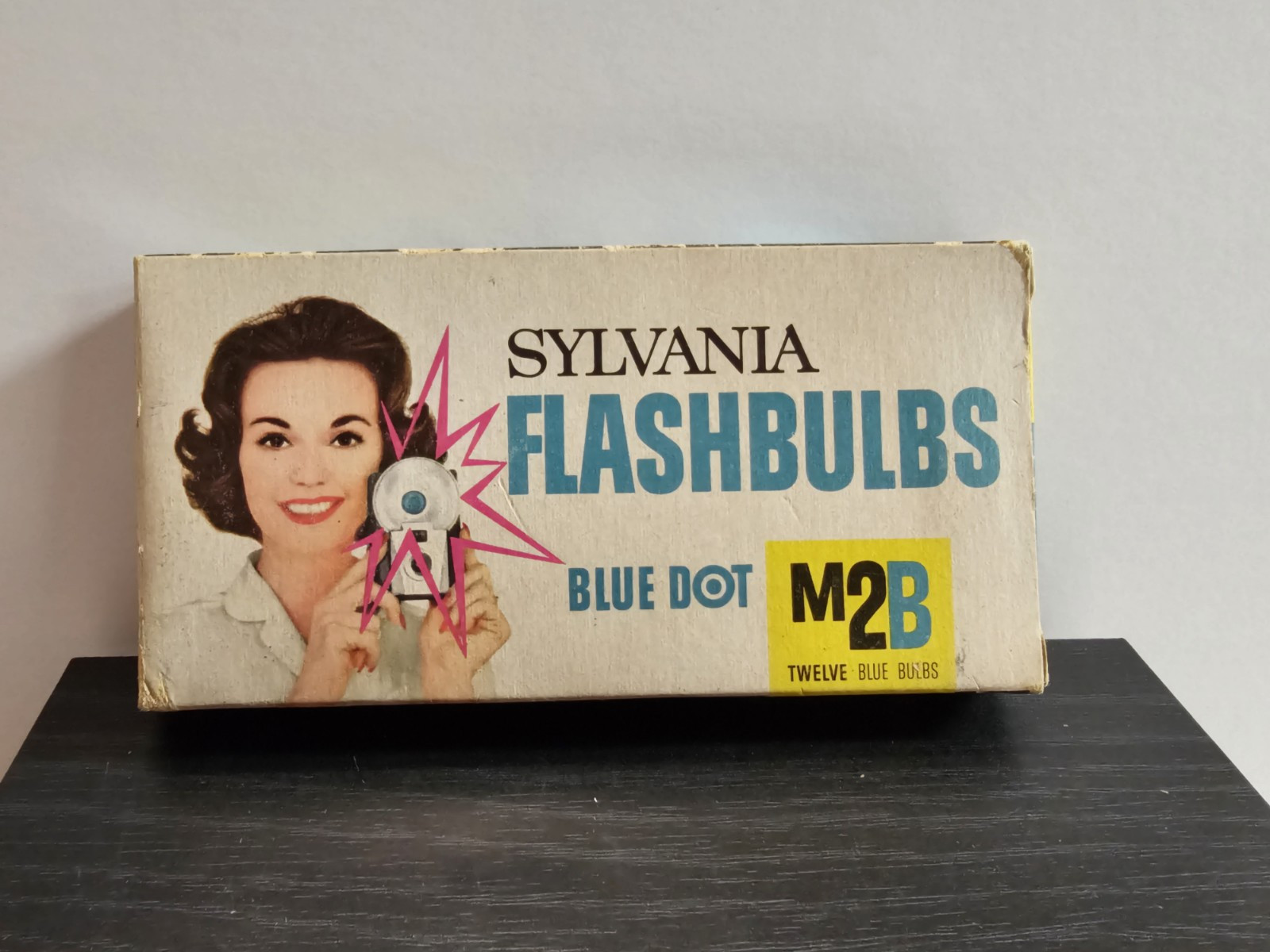 Sylvania Blue Dot Flashbulbs M2B Set Of 8, Open Box; Unused Bulbs