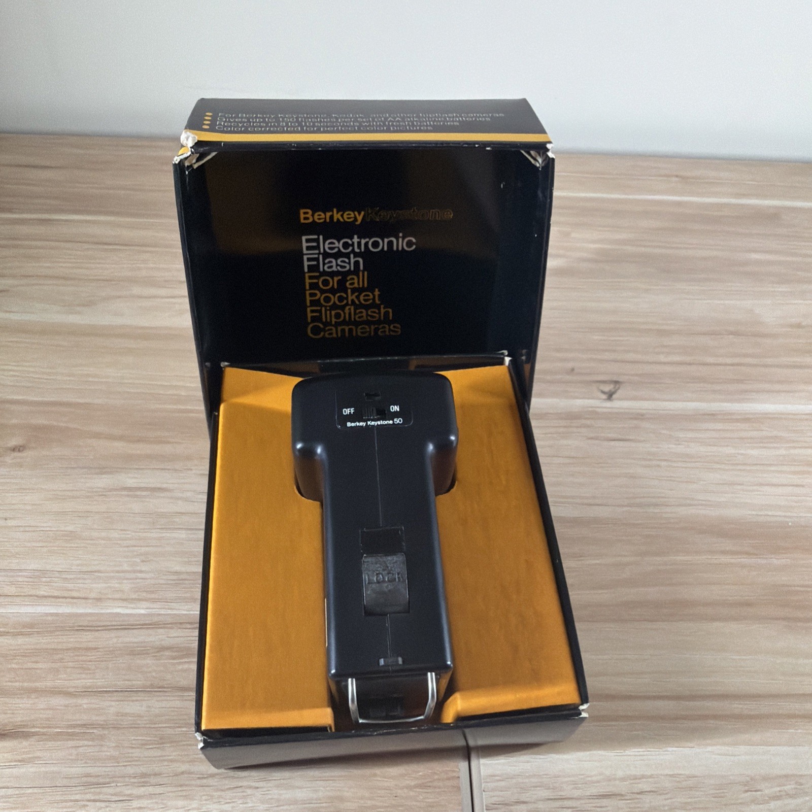 Becket Keystone Electronic Flash for Pocket Cameras, Model 50