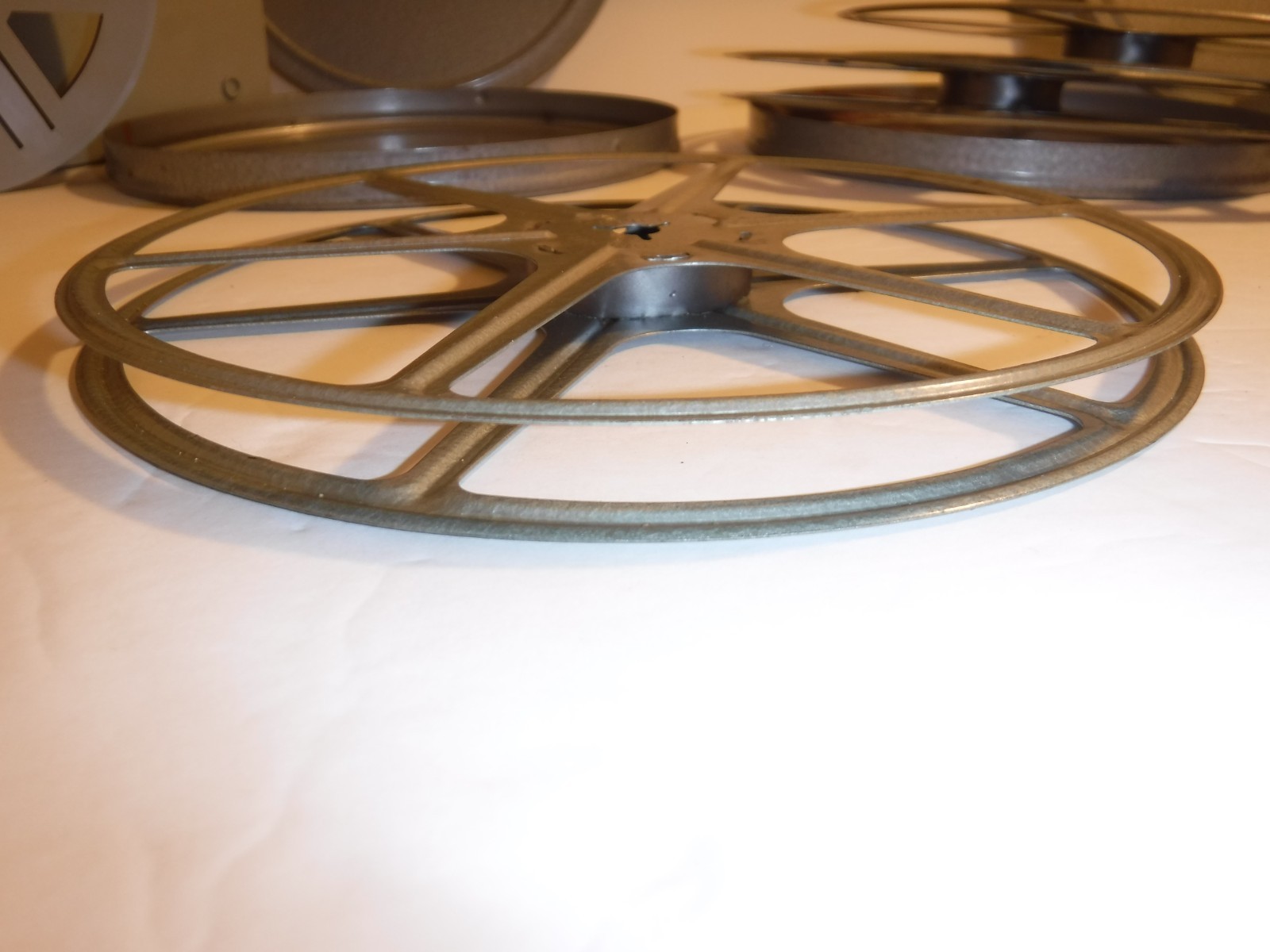 Lot Of Four 8mm Reels With Cases Kenco Metal And Bonum Plastic Vintage 📽️