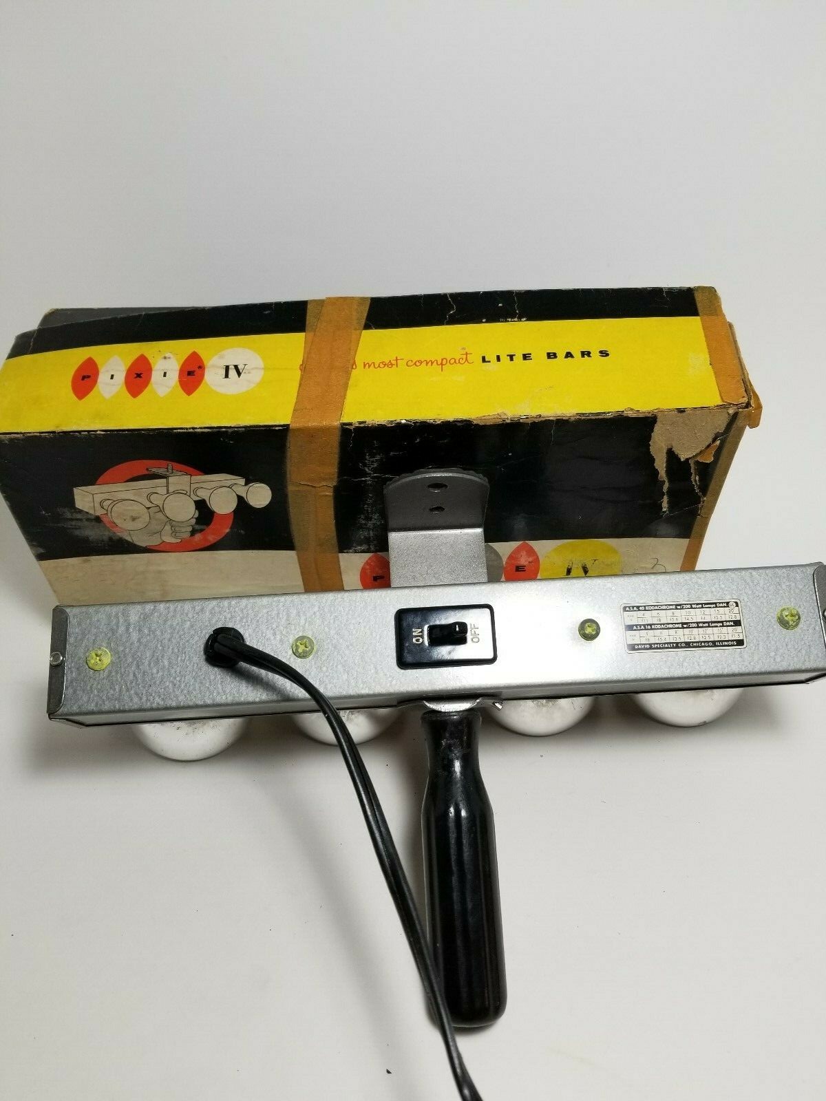 Vintage Movie Camera 4 Light Light Bar Original Box PIXIE David Specialty WORKS