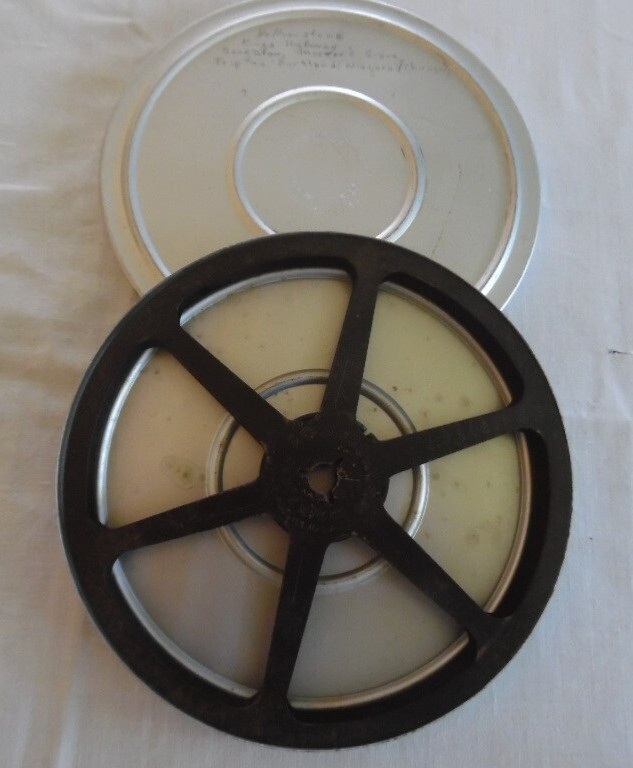VINTAGE AMBASSADOR ARGUS MFG. CO. 5 3/4″ FILM CANNISTER W/REEL-CHICAGO, ILL.
