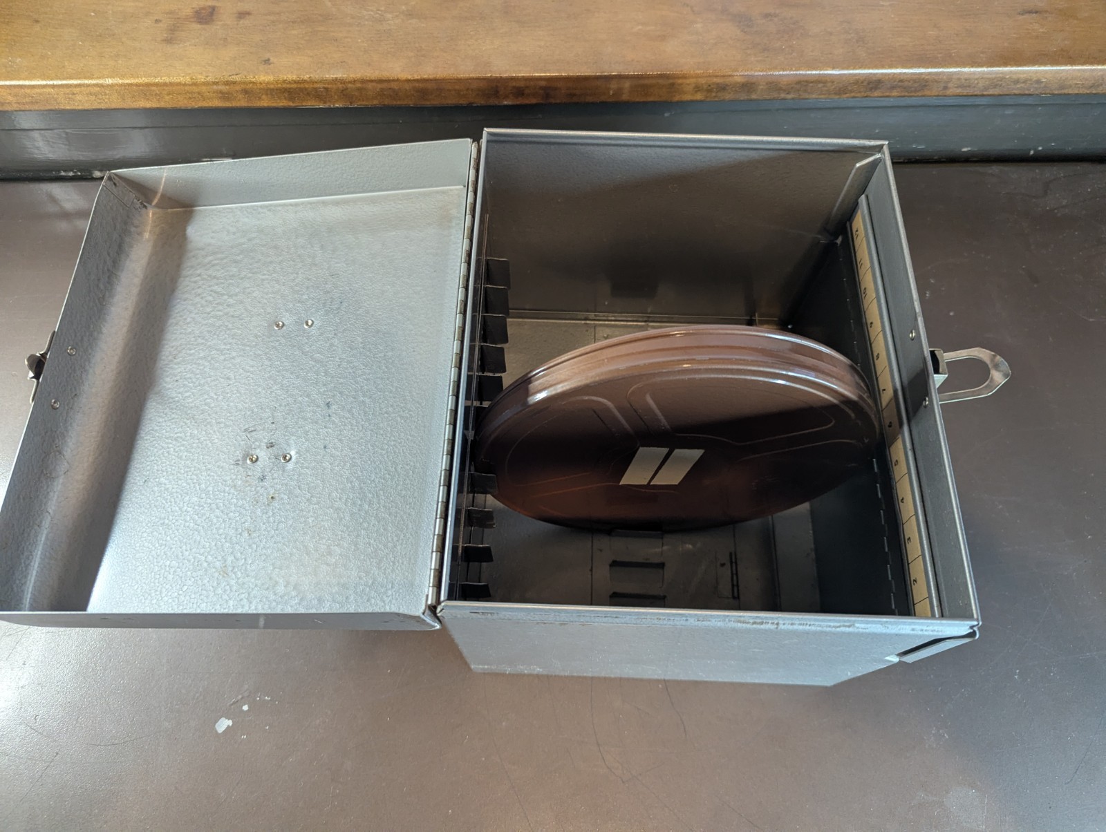 Logan De Luxe vintage steel 12 Slot Movie Reel Storage Case for 8mm x 7″ reels
