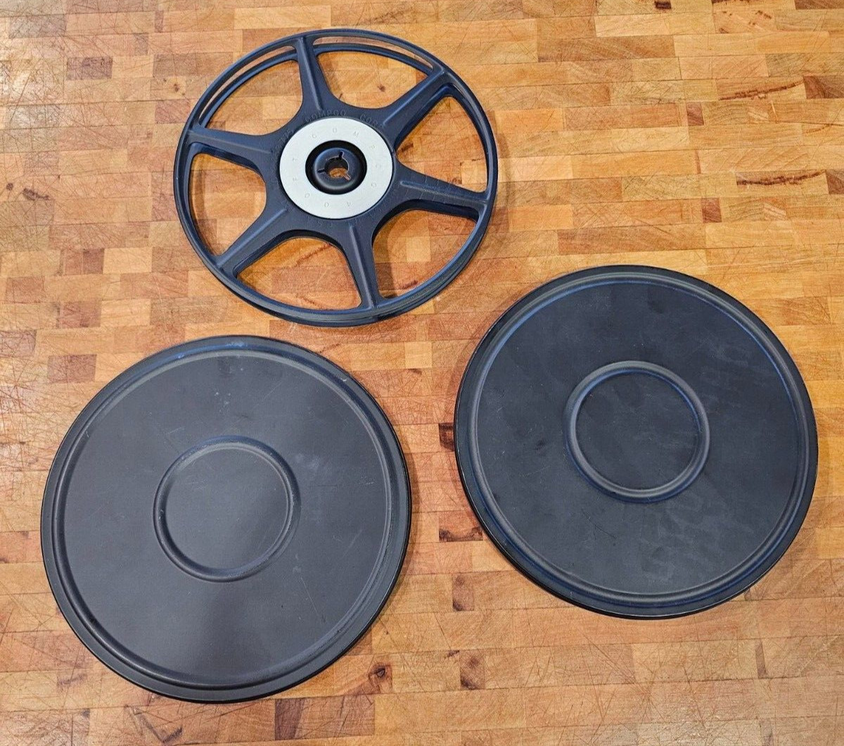 Vintage Compco Corp Chicago, ILL 8mm 7″ 400 ft reel and can