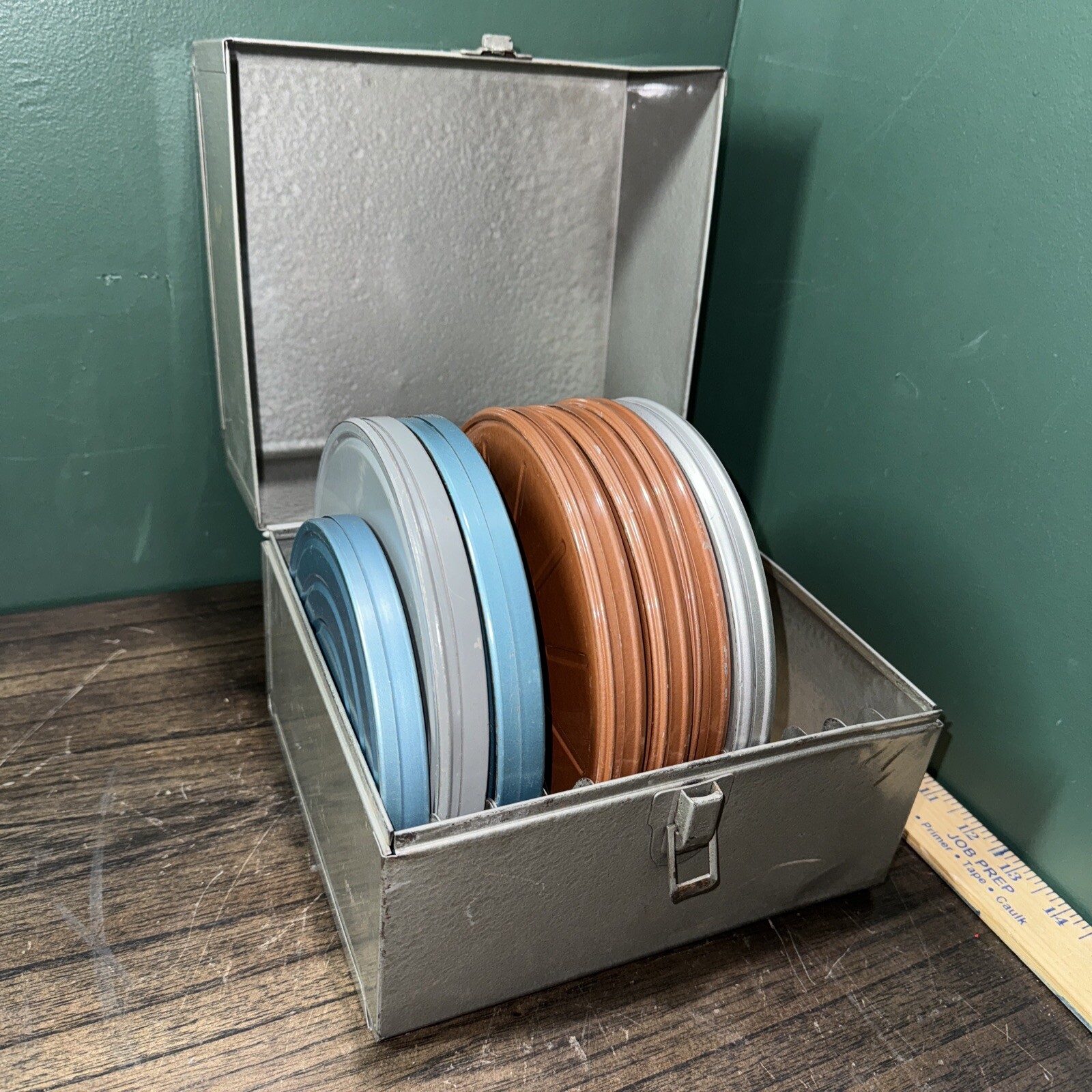 Vintage 8 mm carry case 12 slots and six reels with Splicer