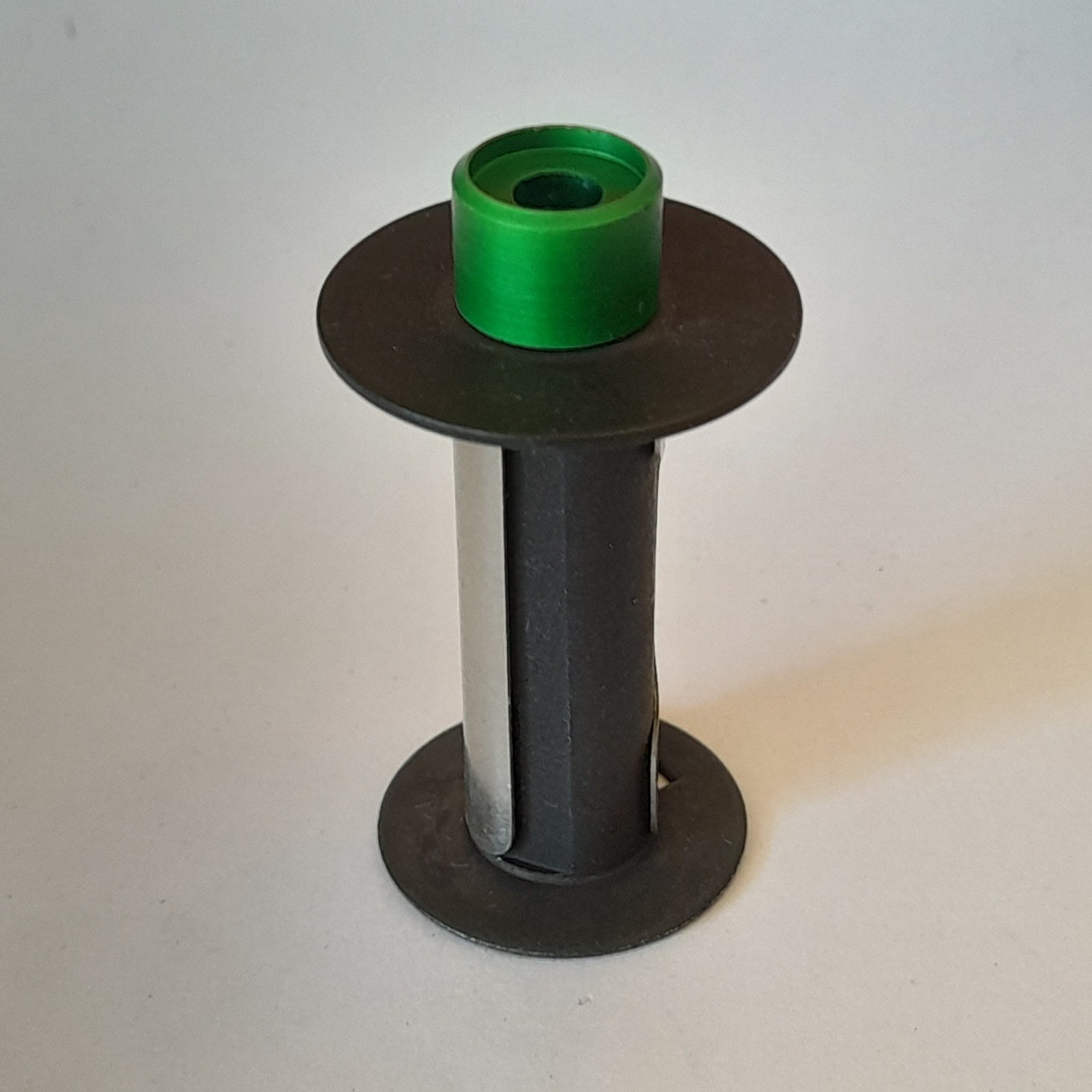VINTAGE EXAKTA GREEN TIP METAL FILM SPOOL FOR EXAKTA II IIa IIb CAMERAS