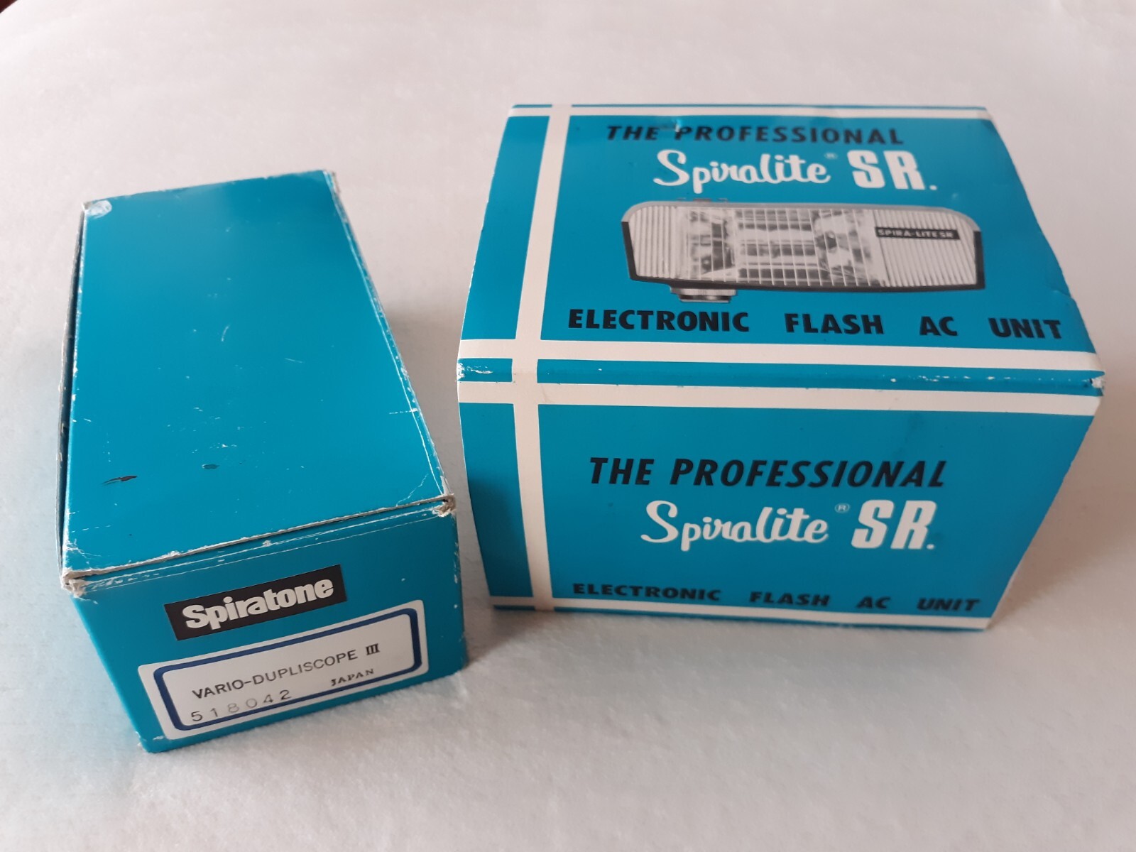 Lot- Spiratone Vario Dupliscope III 518042 & Spiralite SR Elec. Flash AC ~ NOS