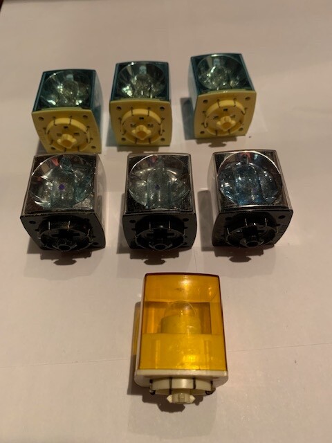 Reduced…Vintage FLASH CUBES assortment