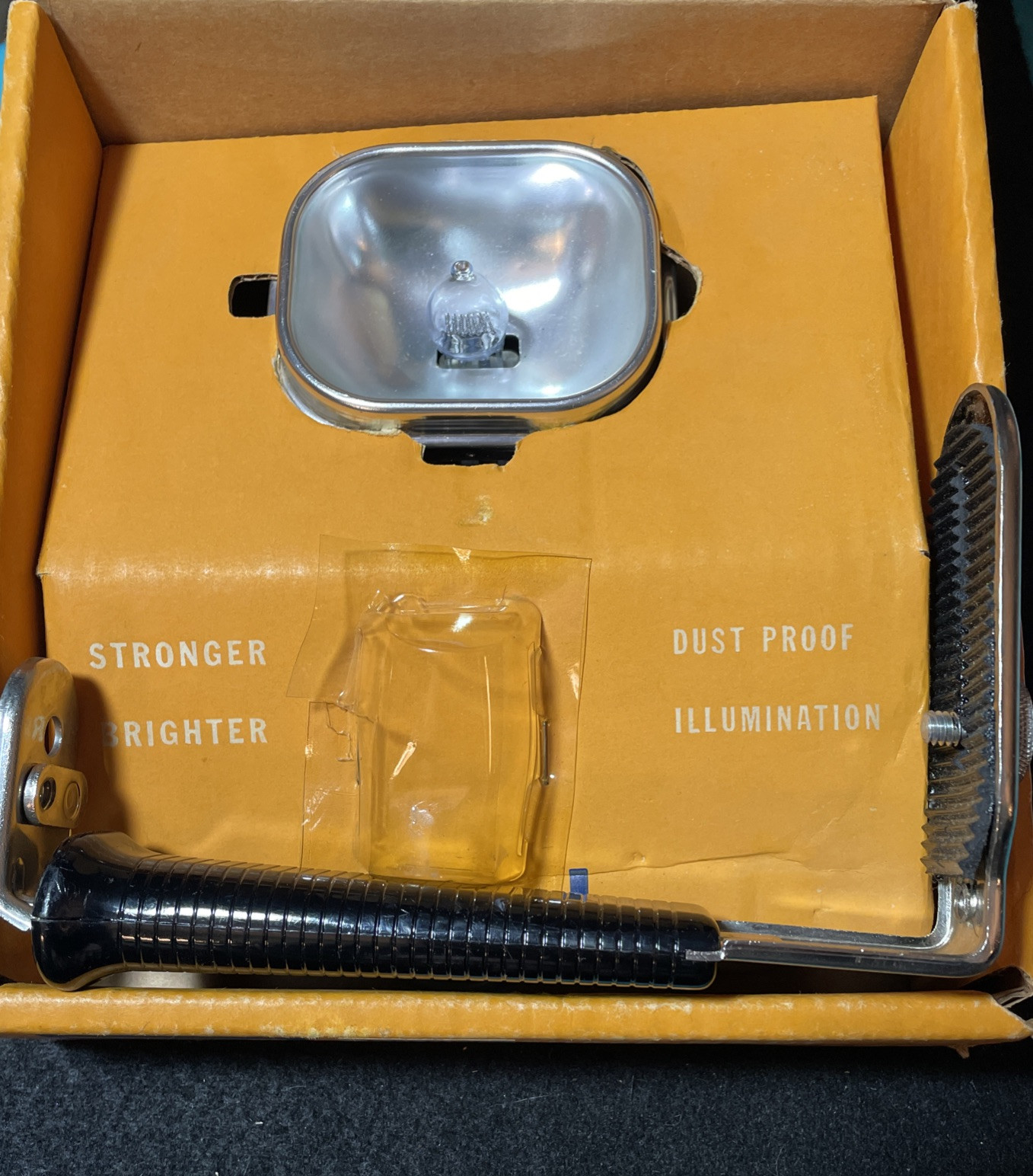 GE PRO DELUXE QUARTZ MOVIE LIGHT FITS ALL SUPER 8 Cameras
