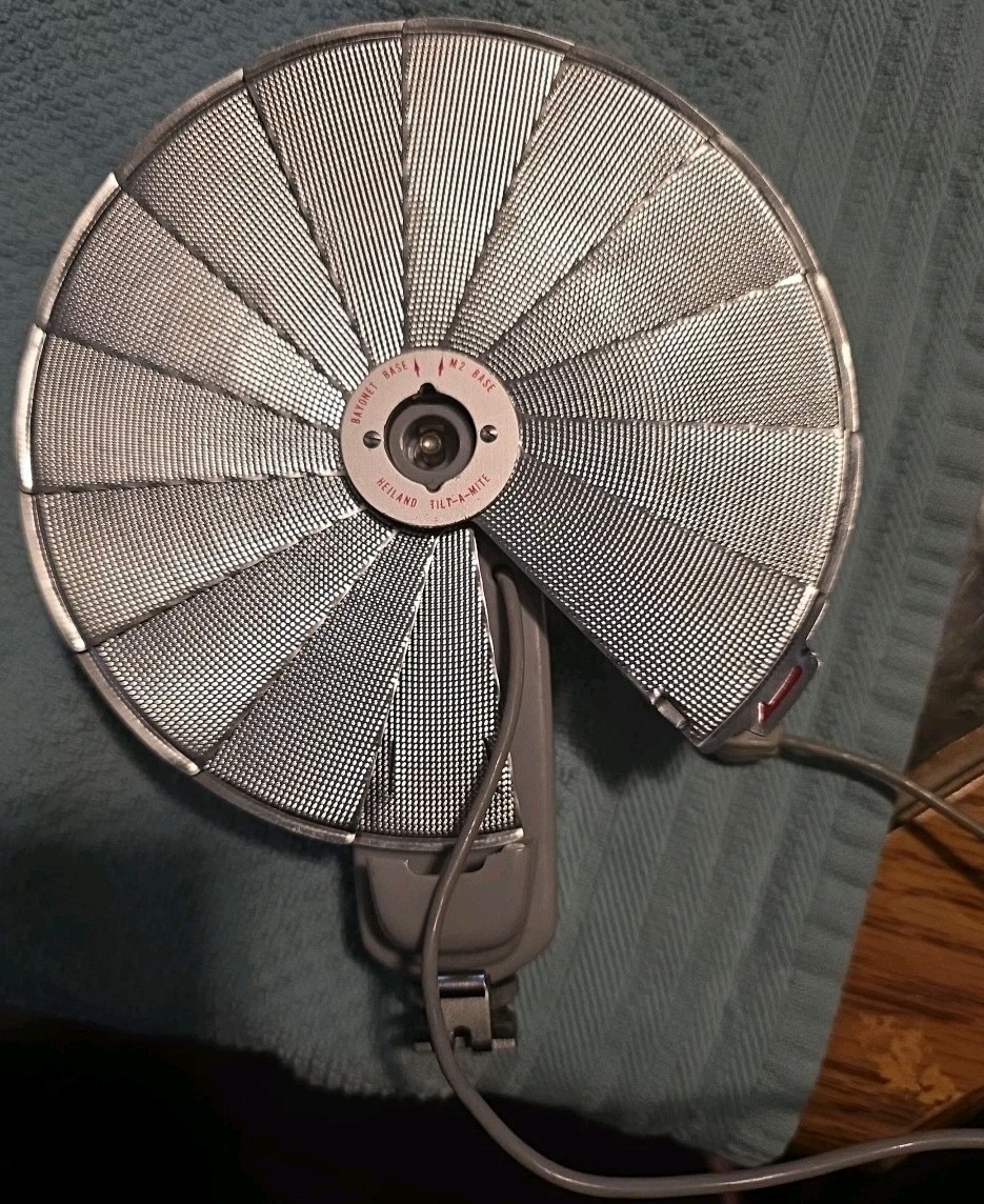 Vintage Camera Heiland Tilt-A-Mite Flash Unit Bayonet/M2 Base