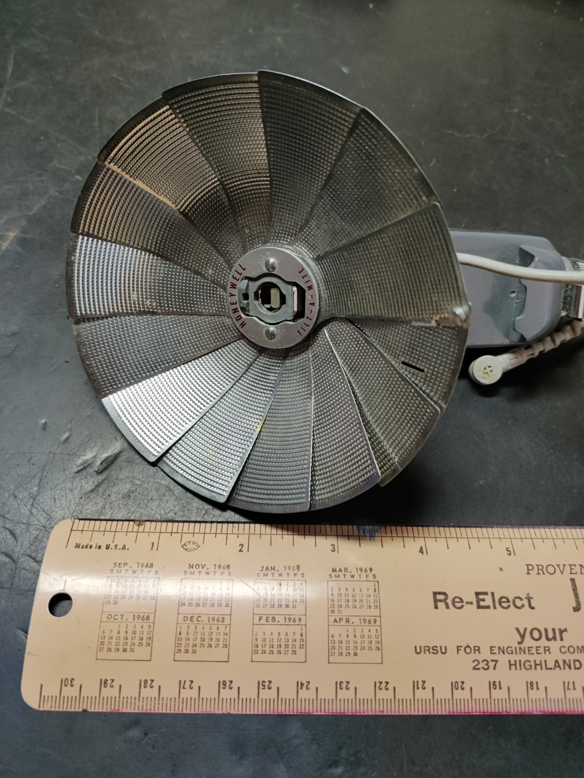 Honeywell Tilt-A-Mite Collapsible Flash Unit Vintage, Untested
