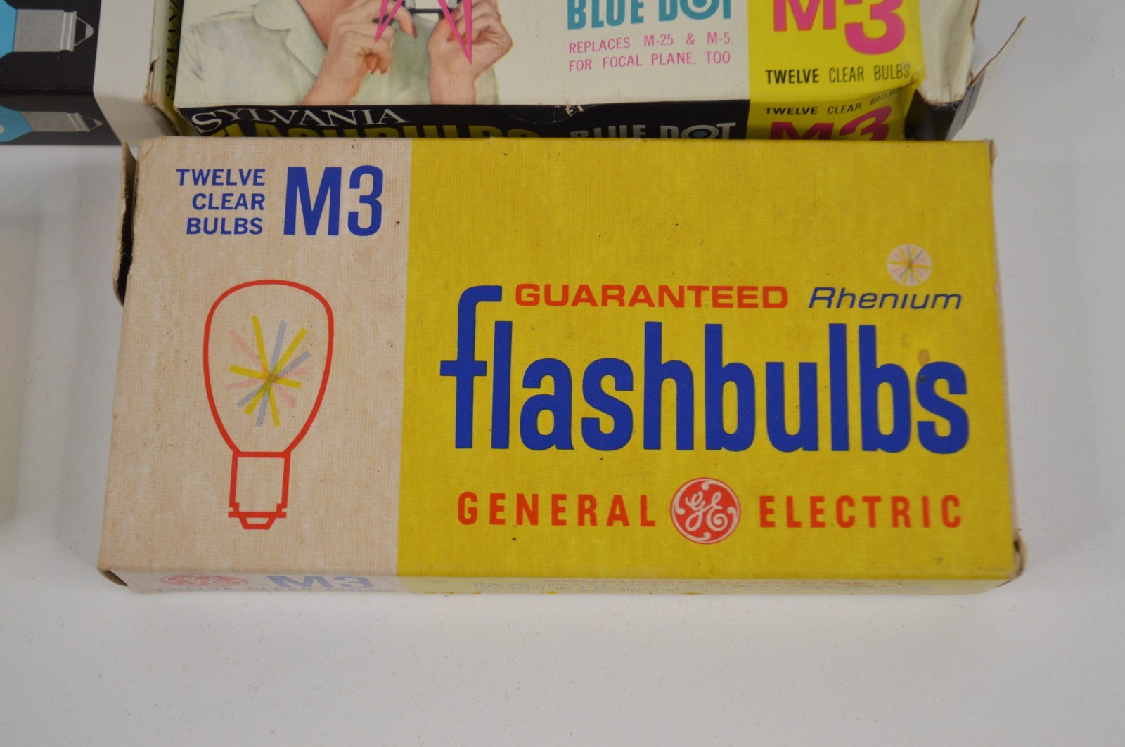 Lot of M3 M3B AG1 Flashbulbs Flash Bulbs for Film Cameras GE Sylvania Blue Dot