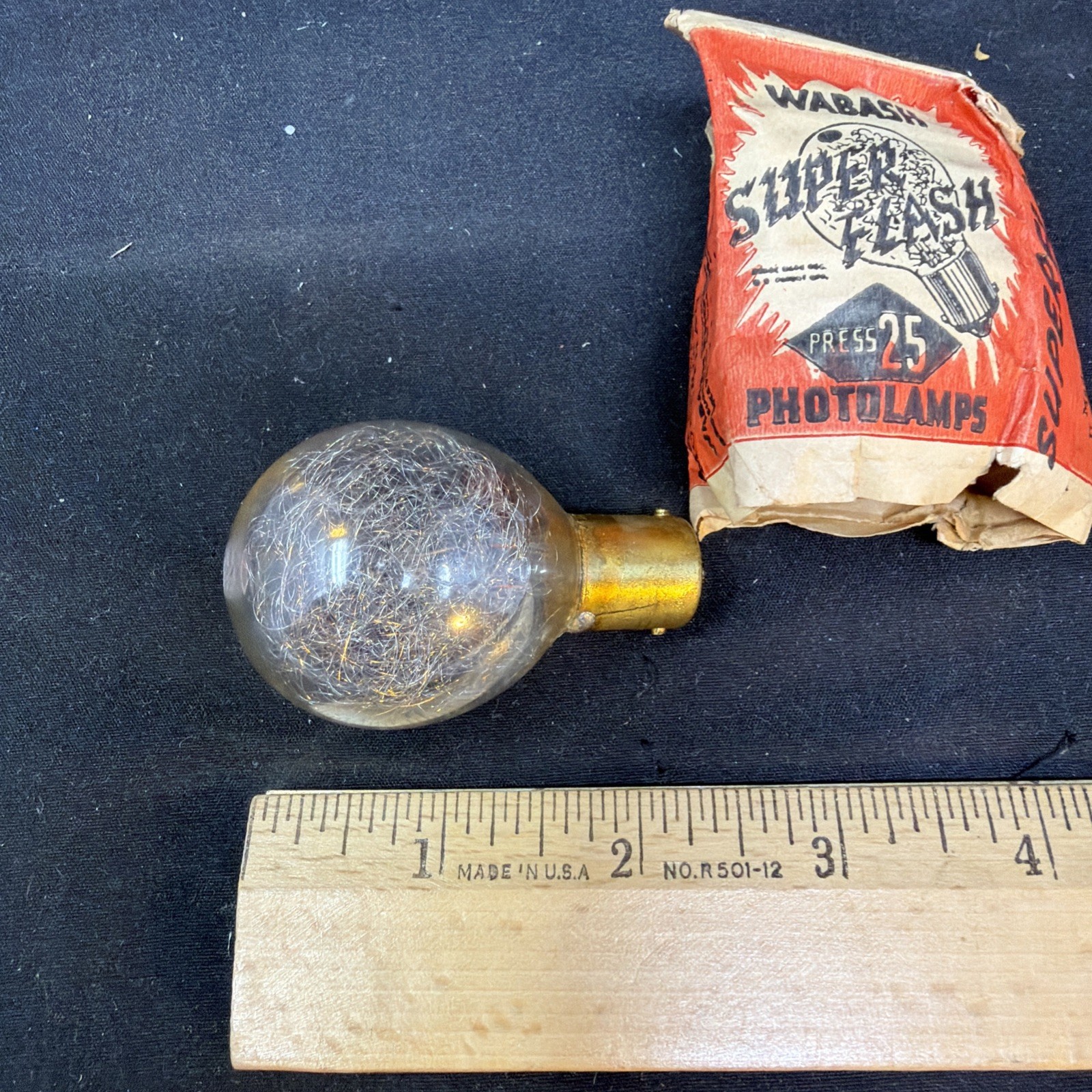 Vintage Wabash Superflash Press No 25 Flashbulbs – 2 Bulbs – New Old Stock