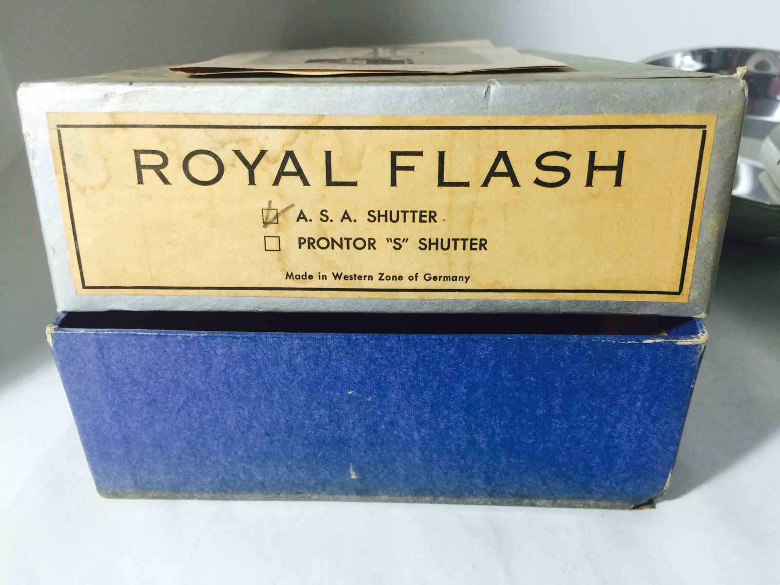 Vintage Royal Flash A. S. A. Shutter With Box And Shutter For Camera