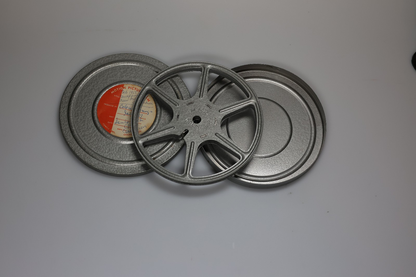 8mm film reels cans, 5 pcs 5″ 200’ Metal Reels & Cans plus 1 150′ metal reel/can