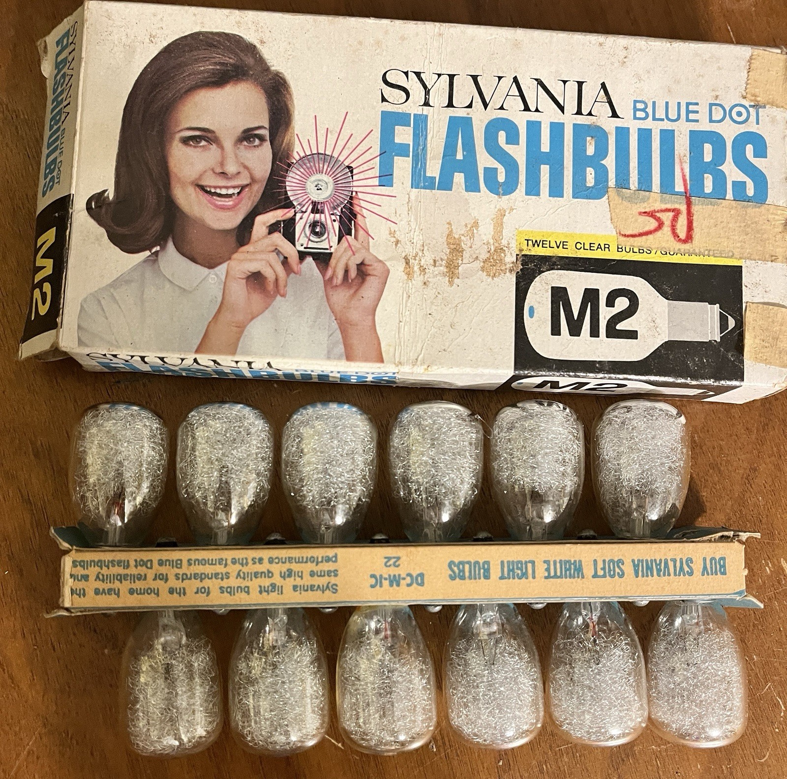 Vintage Sylvania Flashbulbs Blue dot DC-M-1B Lot Of 36 Bulbs- New Old Stock