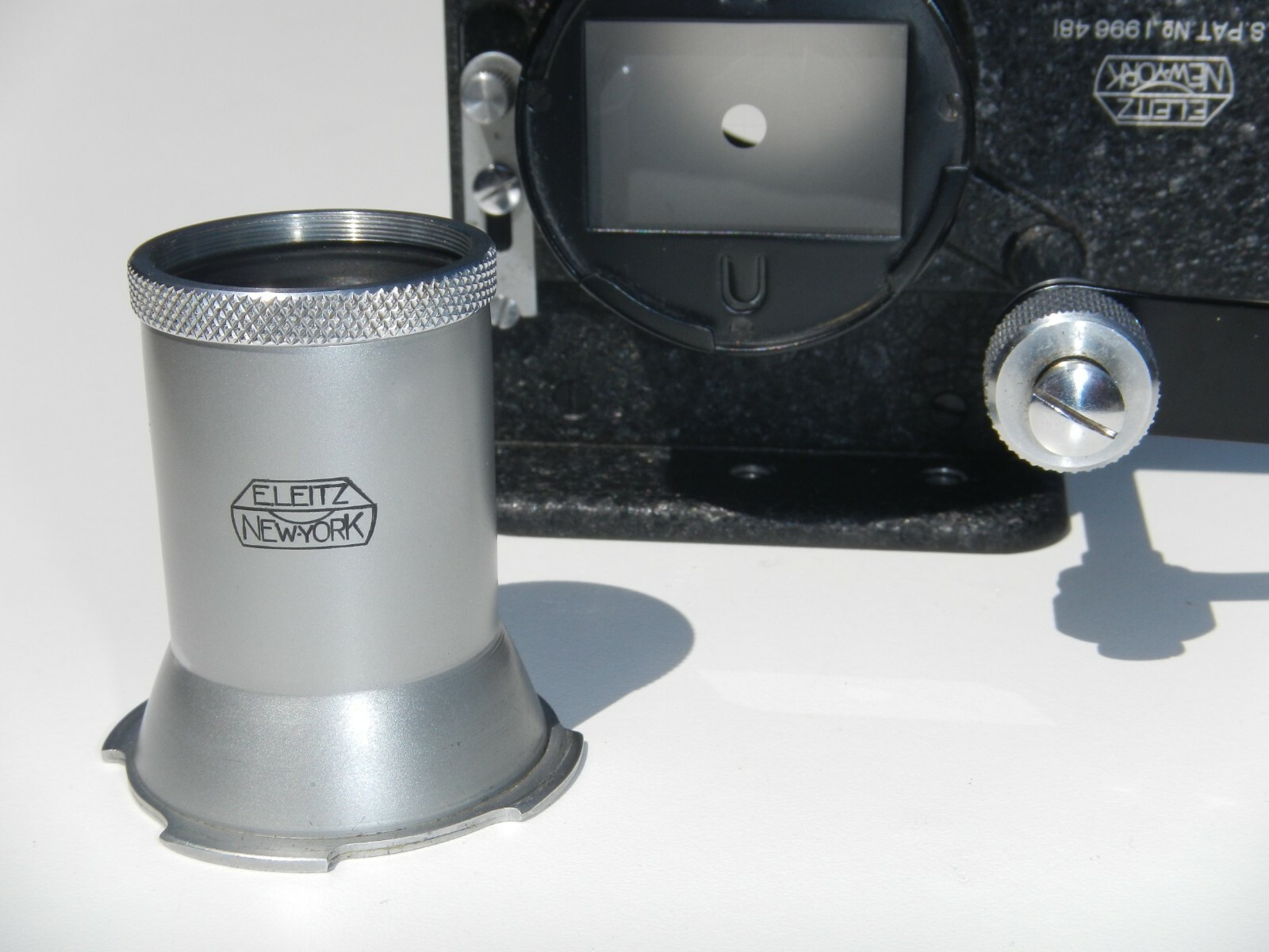 E. LEITZ NEW YORK FULDY FocoSlide w/ LGCOO 5x Magnifier & 45mm Extension Tube