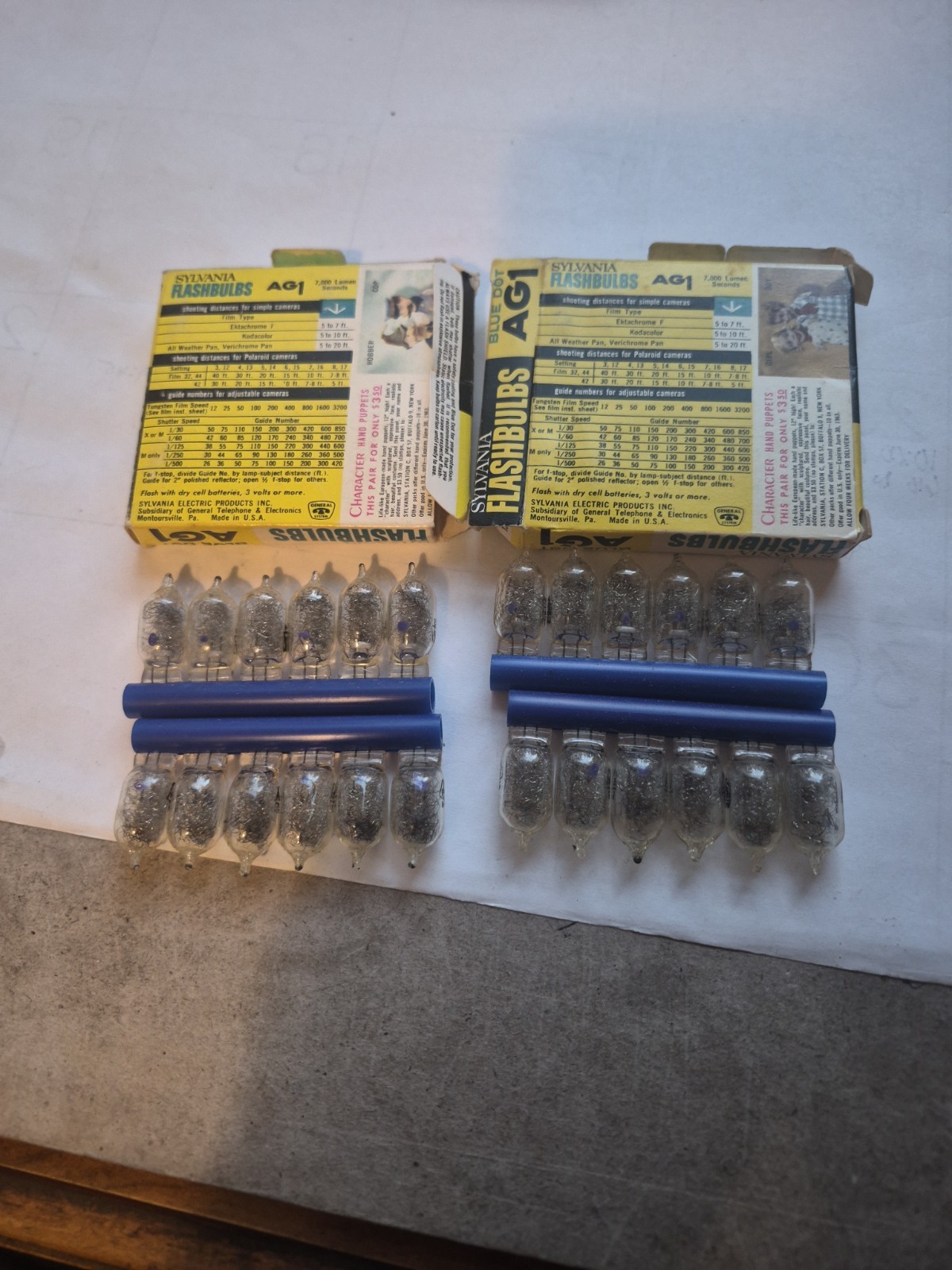 Vintage Flash Bulbs Sylvania AG1 Blue Dot Flashbulbs – 24 Bulbs NOS