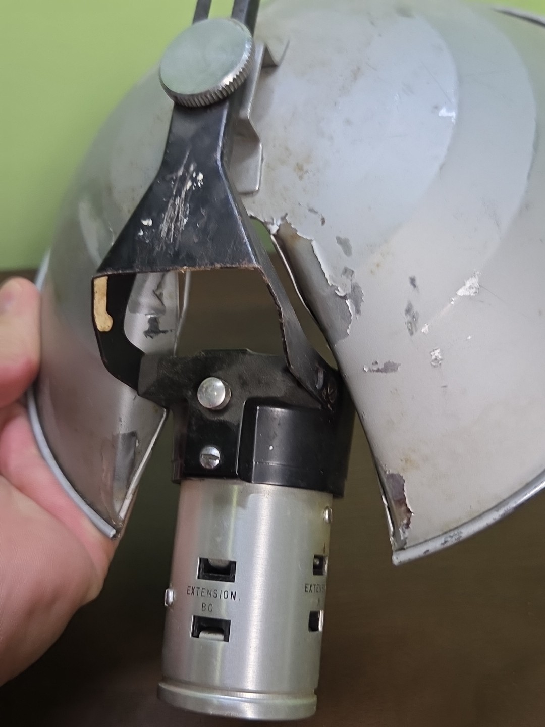 vintage Minicam Graflex flash handle with a reflector 2776