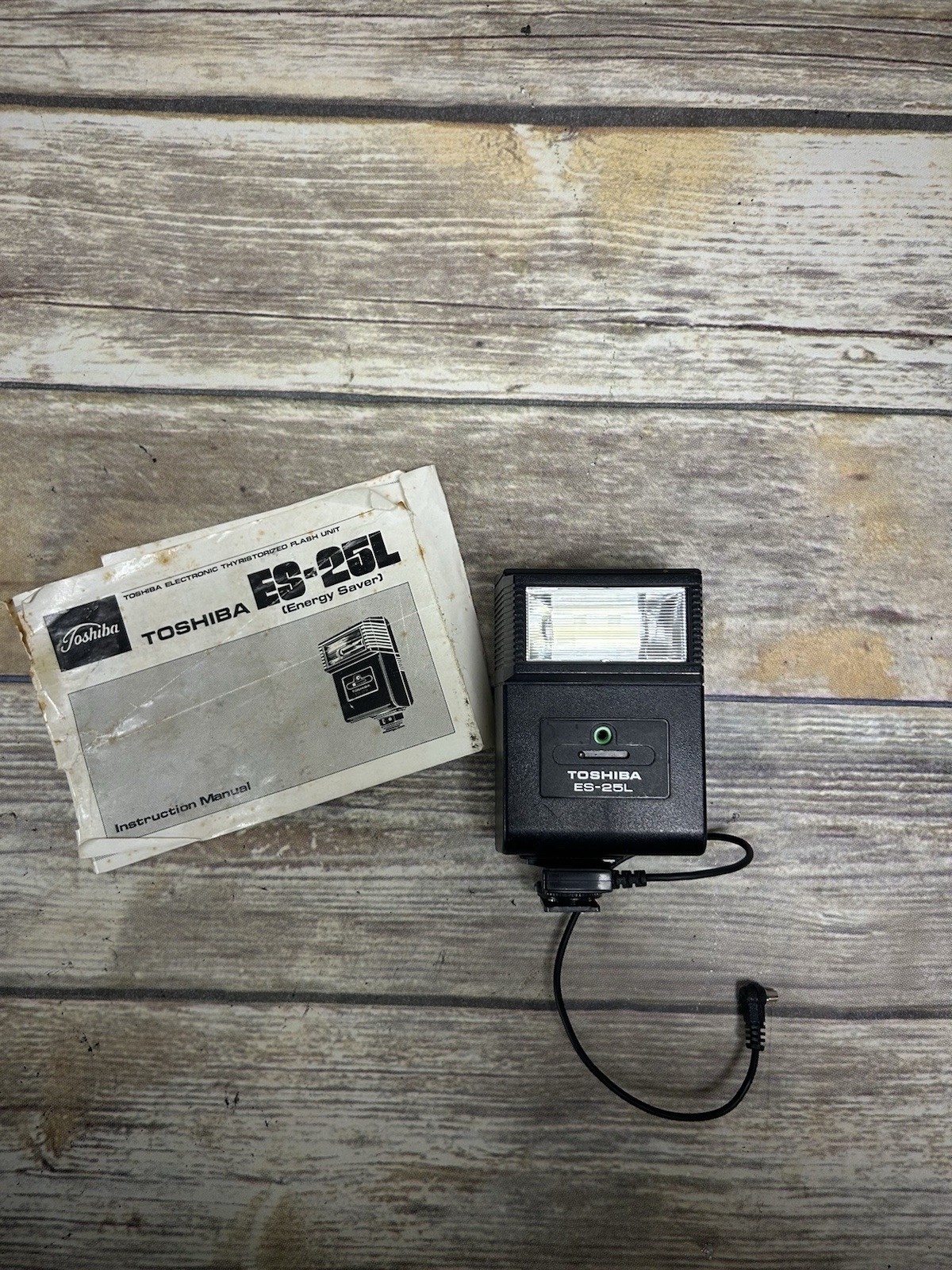 Toshiba Electronic Flash ES-25L With Manual and Cord