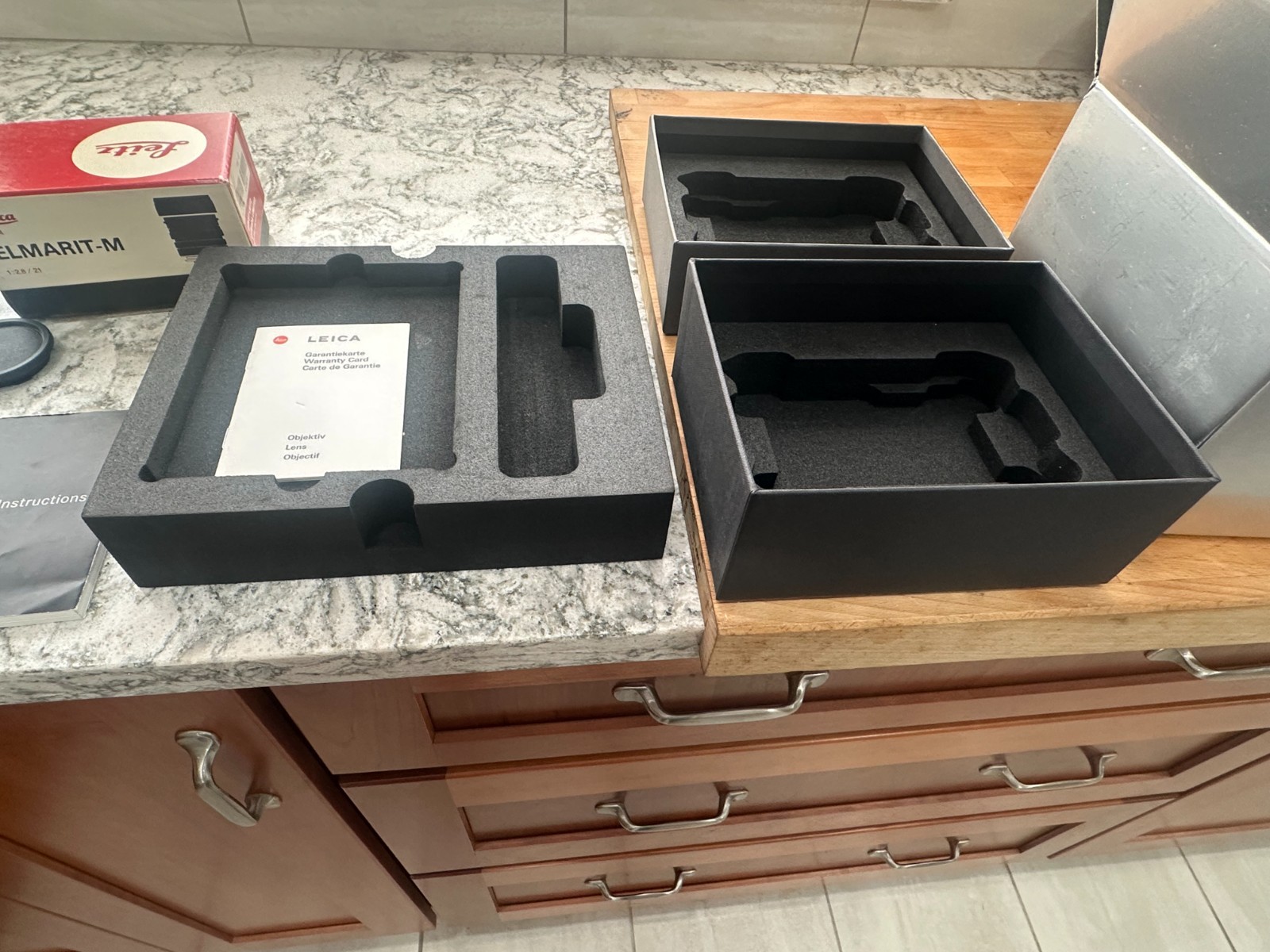 Original Leica boxes: Two lense boxes,One camera body box. See details in photos