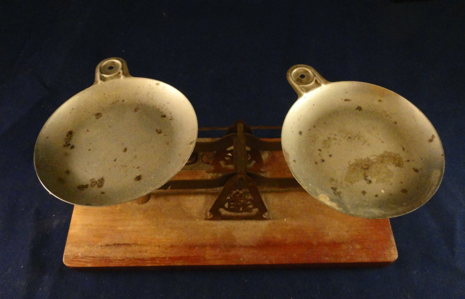 KODAK Studio Scale with OZ weights for Photographic Purposes