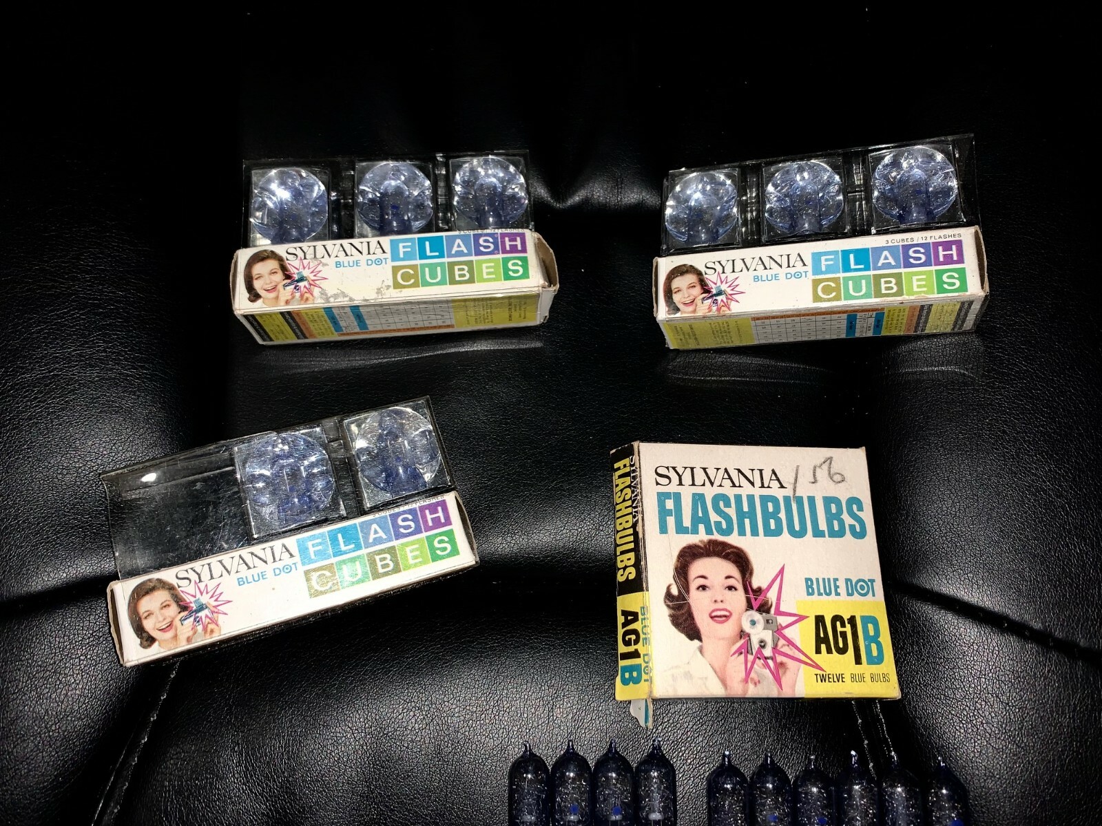SYLVANIA Blue Dot FLASH CUBES -BULBS BOTH TYPES Analog Film Flash NEW BOX ESTATE