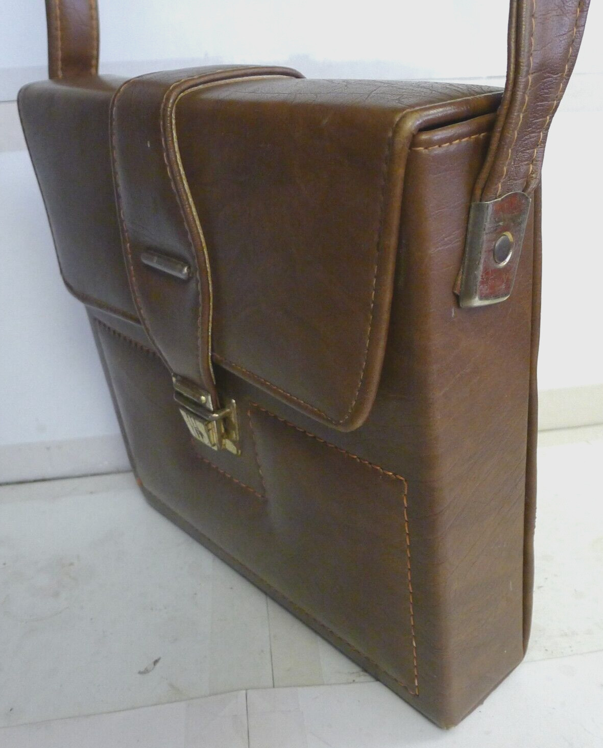 Camera Compartment Tan Case for Polaroid Folding SX-70 Camera & Accessories P75