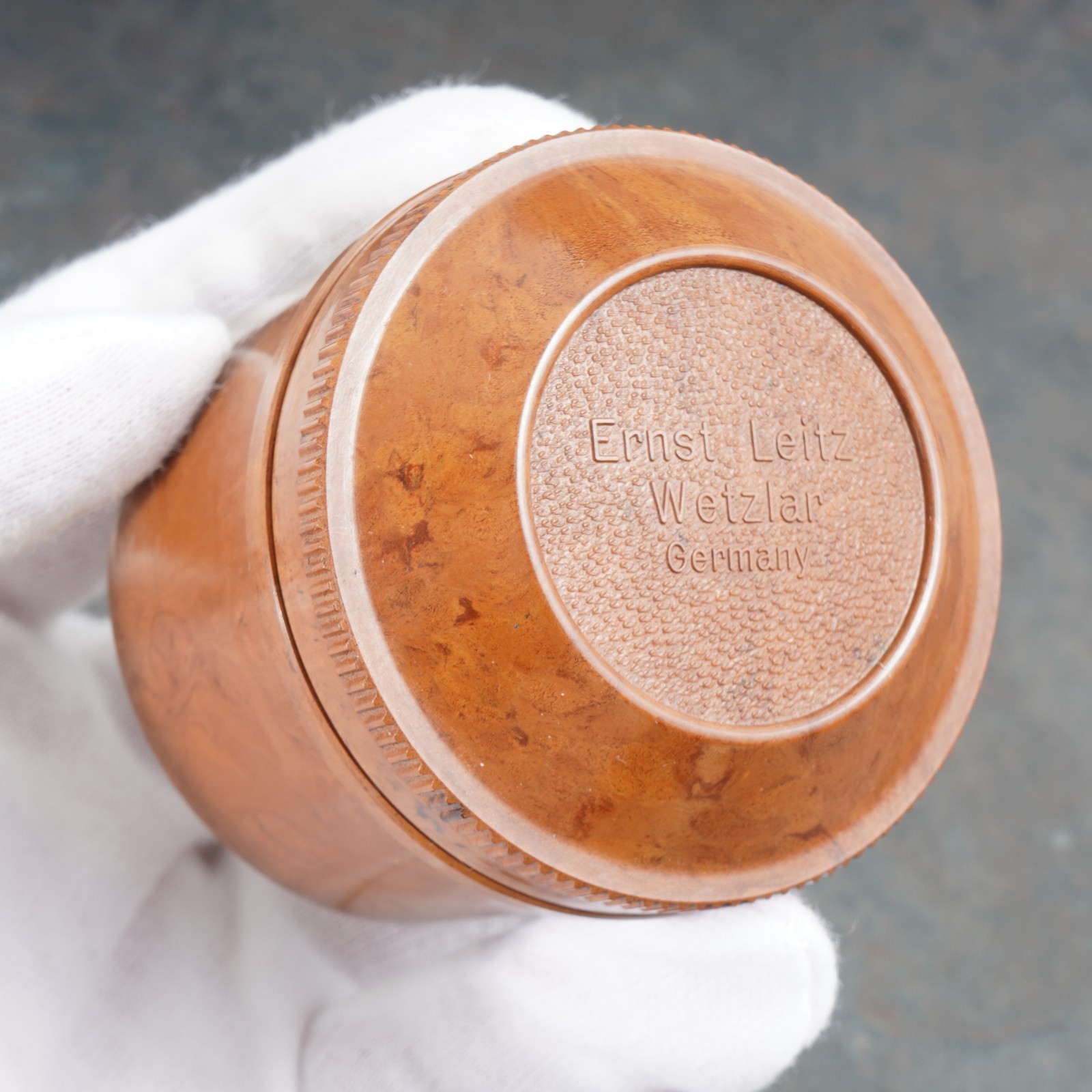 :[RARE – MINT] Leica Brown Bakelite Lens Case for Summar 50mm f/2 & Elmar f/3.5