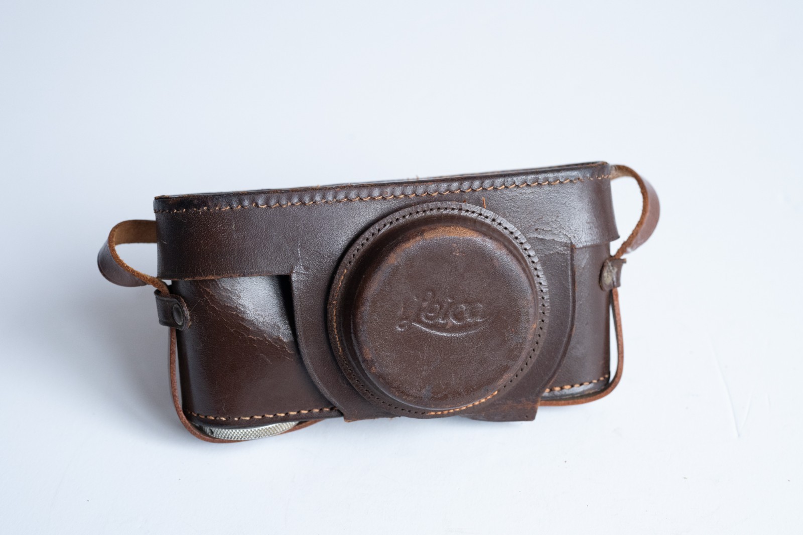 5 Vintage LEICA/Nikon/Tanack Camera Cases in good condition