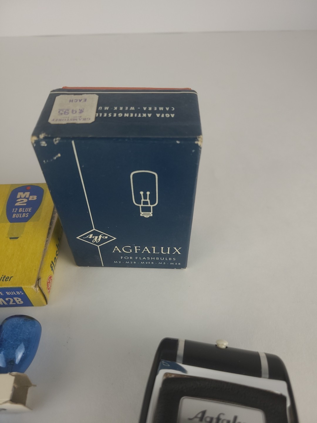 Vintage Agfalux AGFA Camera Werk AG Flash & 12 Bulbs Camera Flash UNTESTED