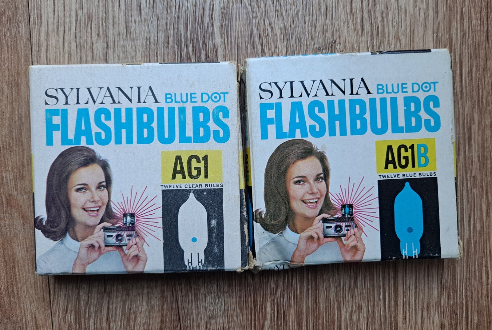 Vintage Sylvania Flashbulbs Blue Dot AG1 & AG1B 12 Bulbs Each New in Box