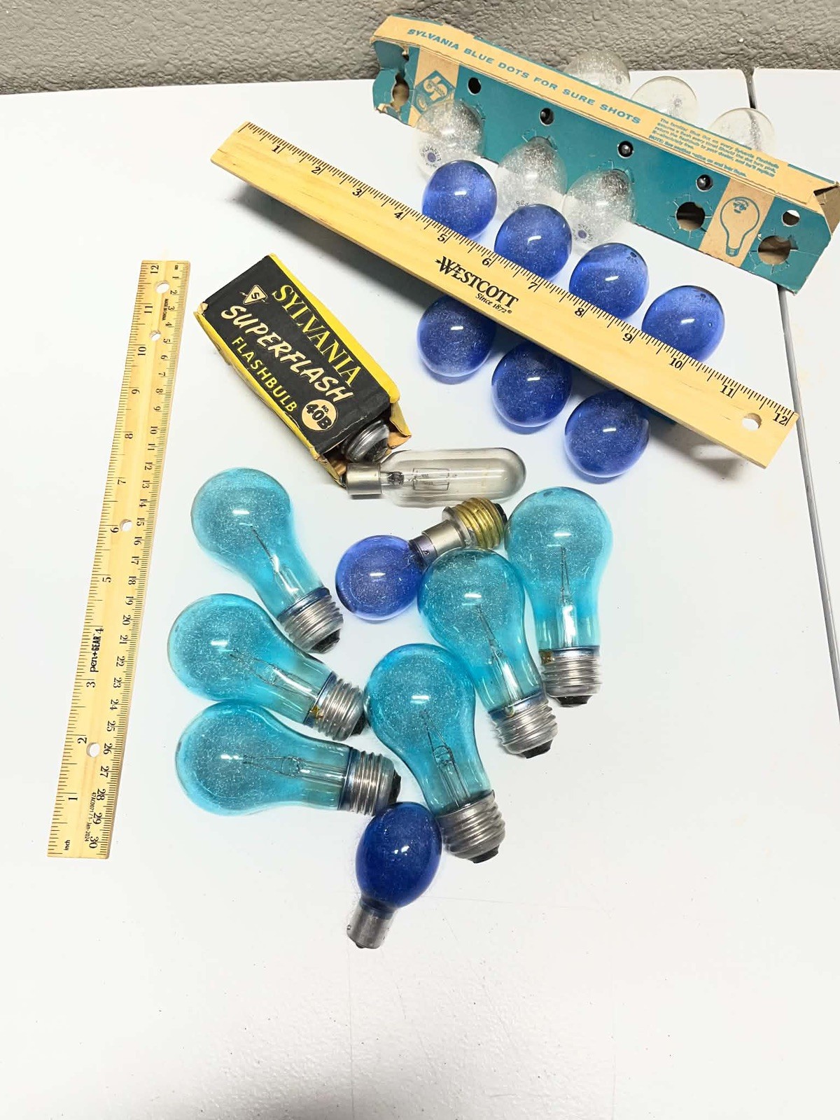 Vintage Sylvania GE Flashbulb Lot different models P25 and others