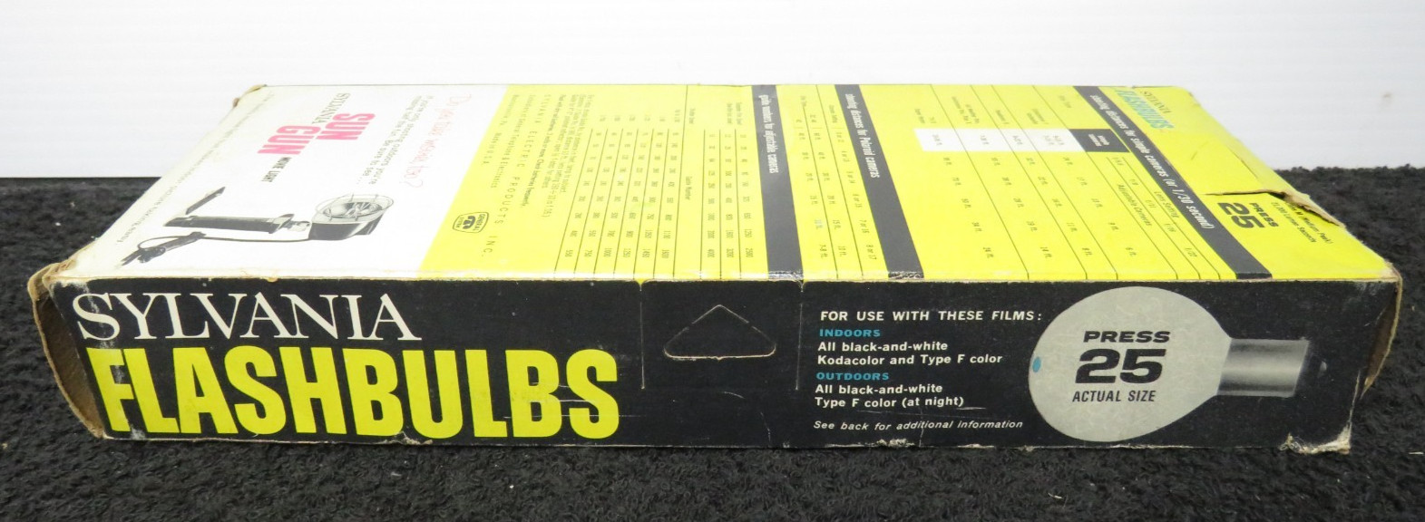 VINTAGE SYLVANIA FLASHBULBS BLUE DOT PRESS 25 10 BULBS