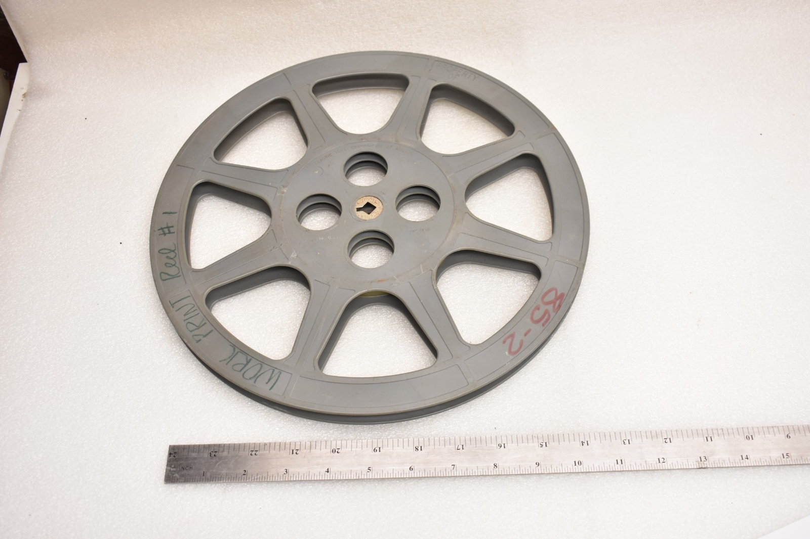 VINTAGE – Plastic Reel Corp Empty Motion Picture Film Reel 12-1/4″
