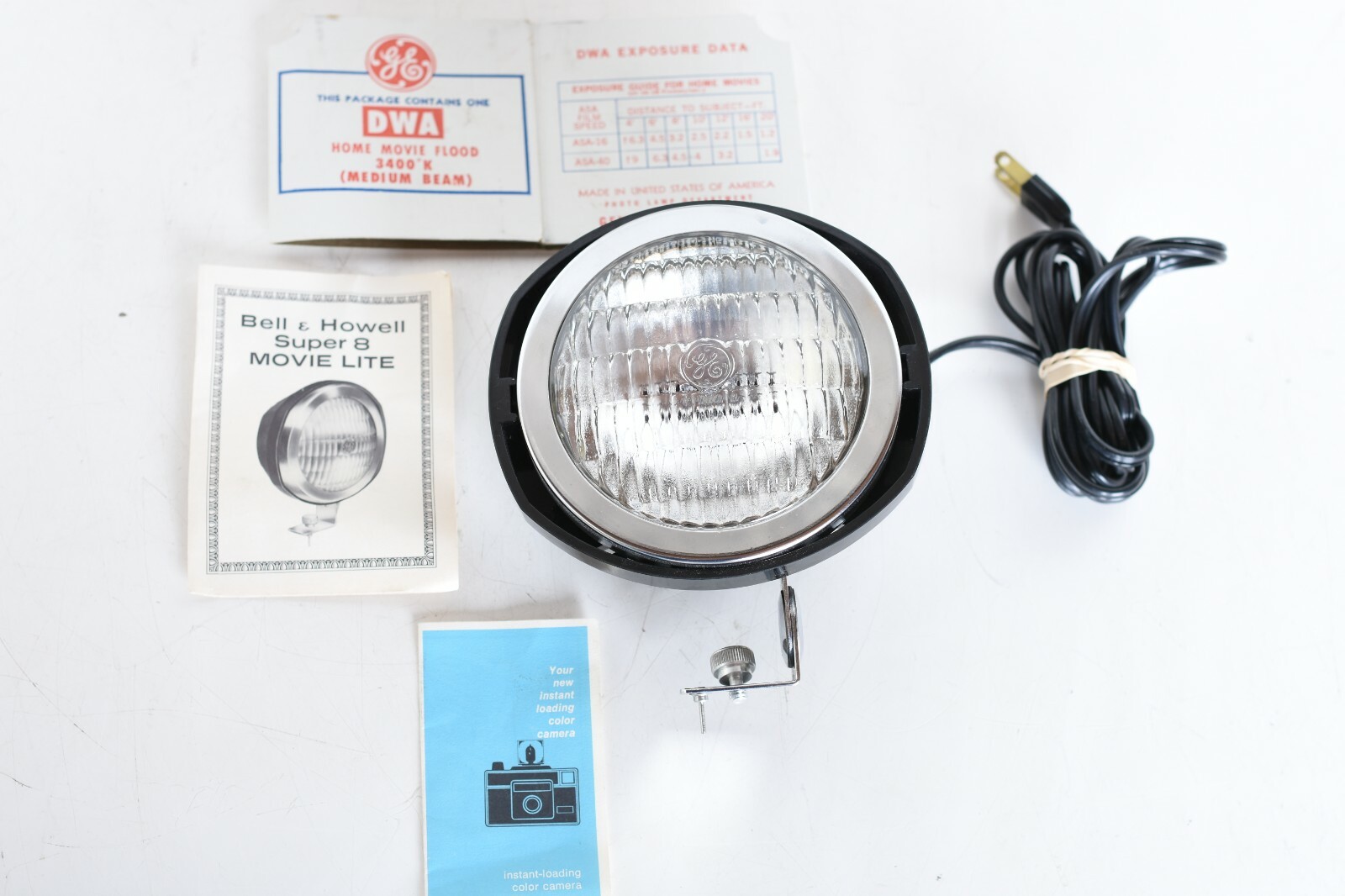 Vintage Bell & Howell Camera Light Attachment / Part #41969 DWA Lamp Box