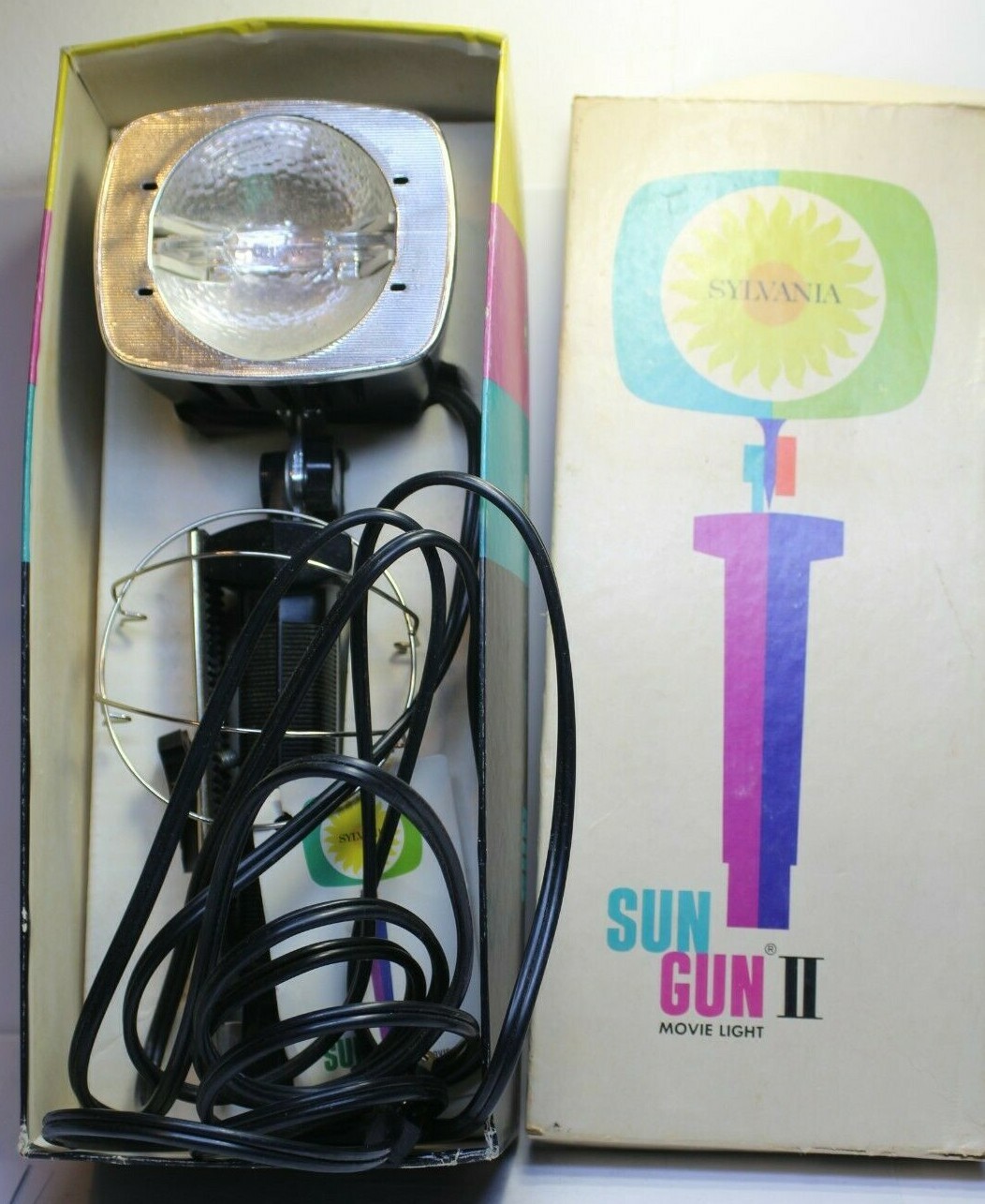 Sylvania Sun Gun II Movie Light w/Original Box, instructions super bright!