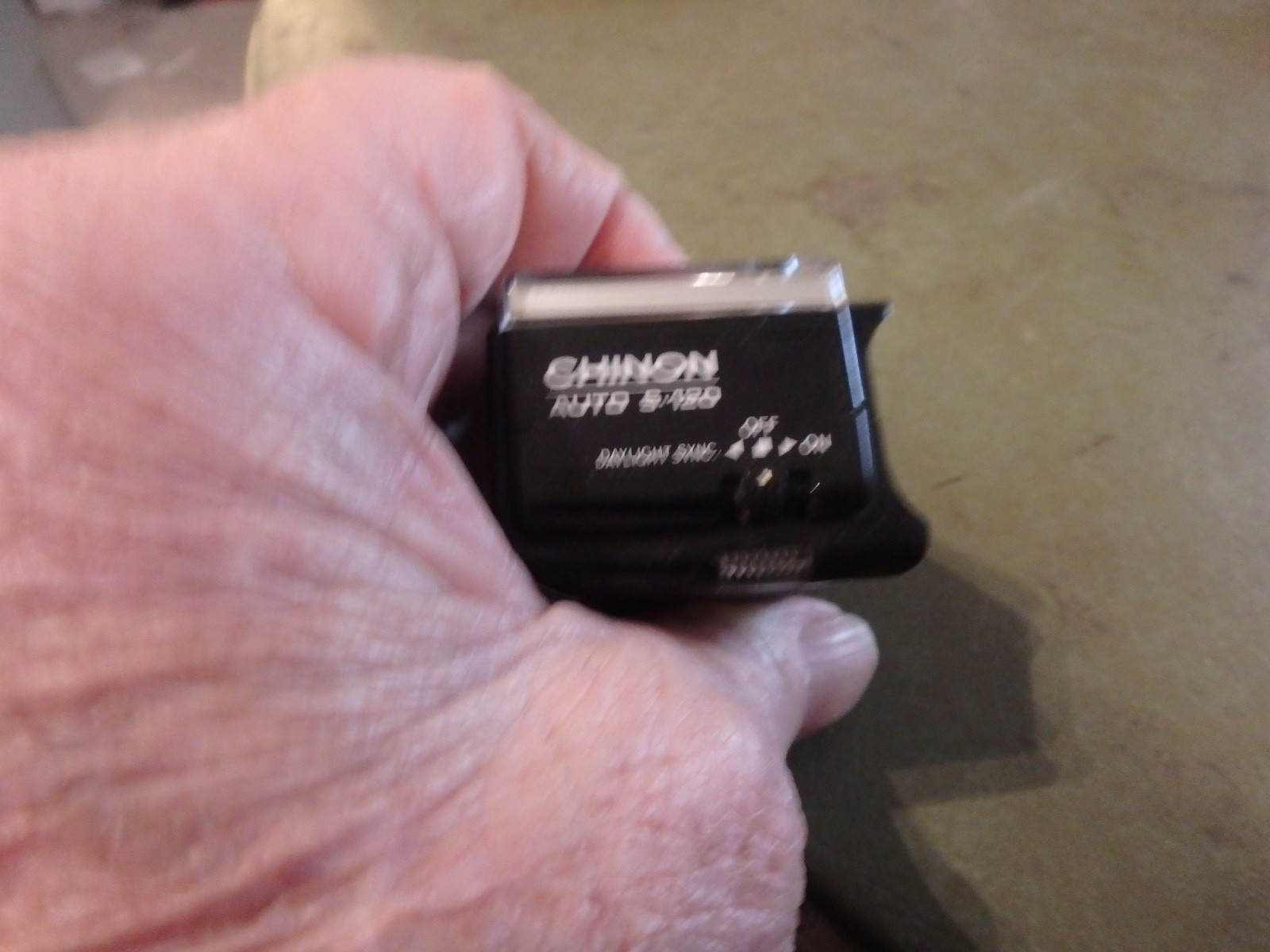 4C- vintage CHINON auto s-120 camera flash