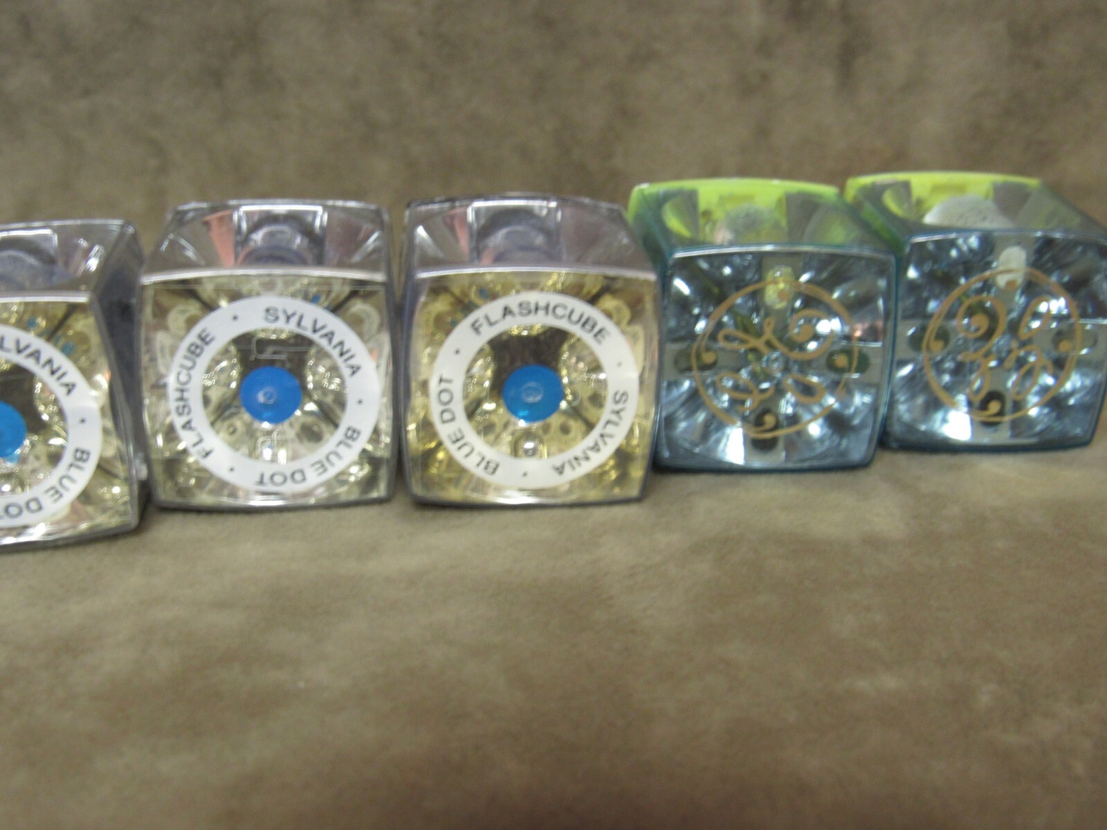 5 Vintage Plastic/Glass Fashcubes Circa 1970’s Sylvania Blue Dot and GE Brands