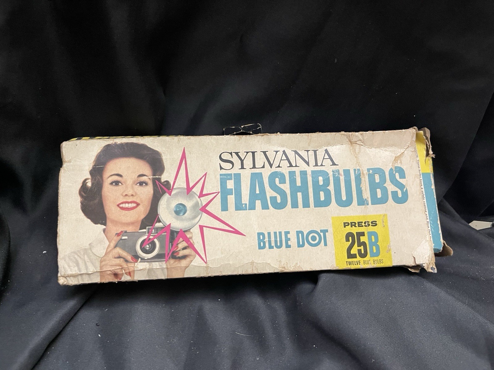 Vintage Sylvania Flashbulbs Blue Dot Press 25B Box w/ Blue Bulbs c1960s