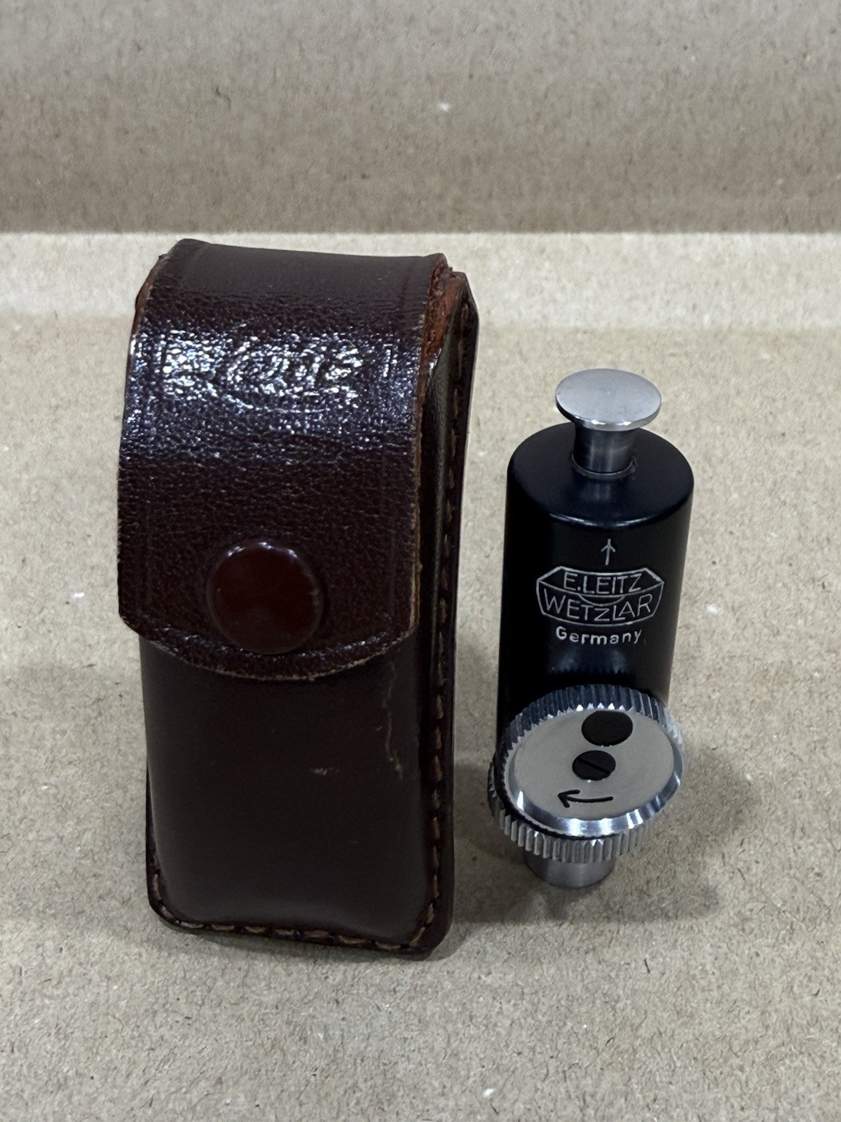 Leica Leitz Self Timer APDOO Shutter Release 14003 w/ Genuine Leather Case