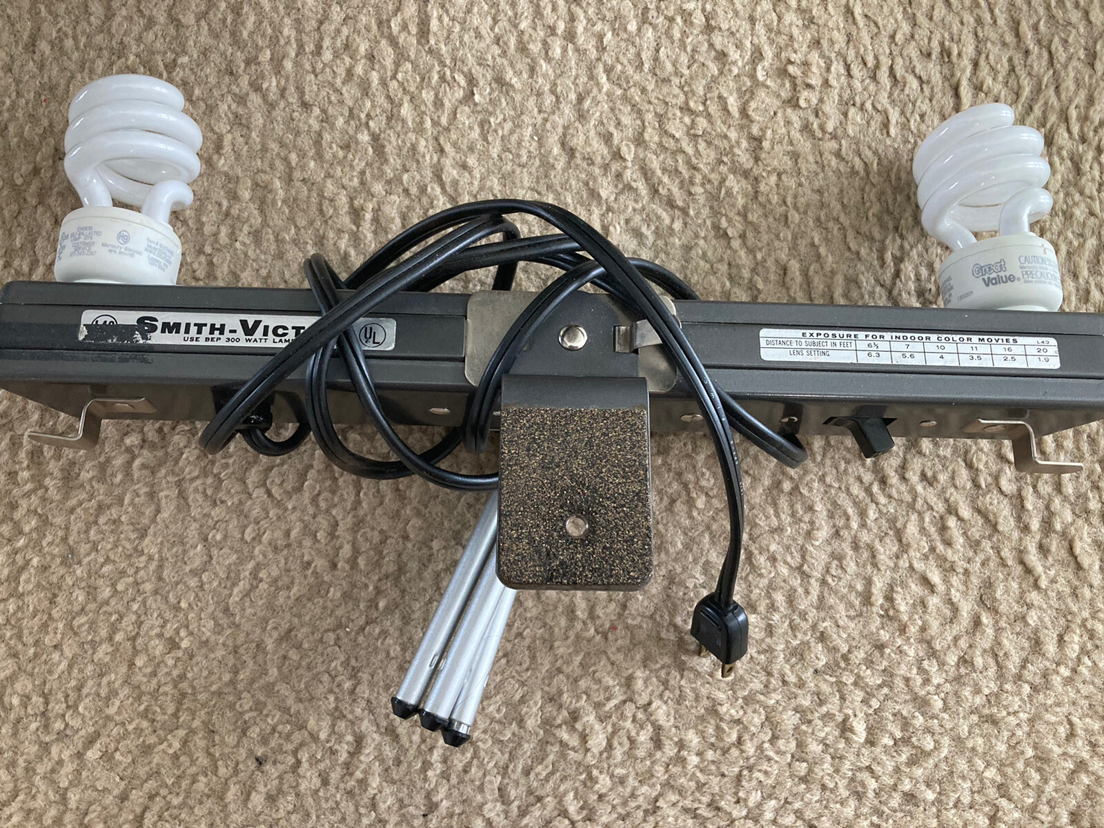 VTG Smith-Victor GL101 Exposure Light Bar for Indoor Color Movies