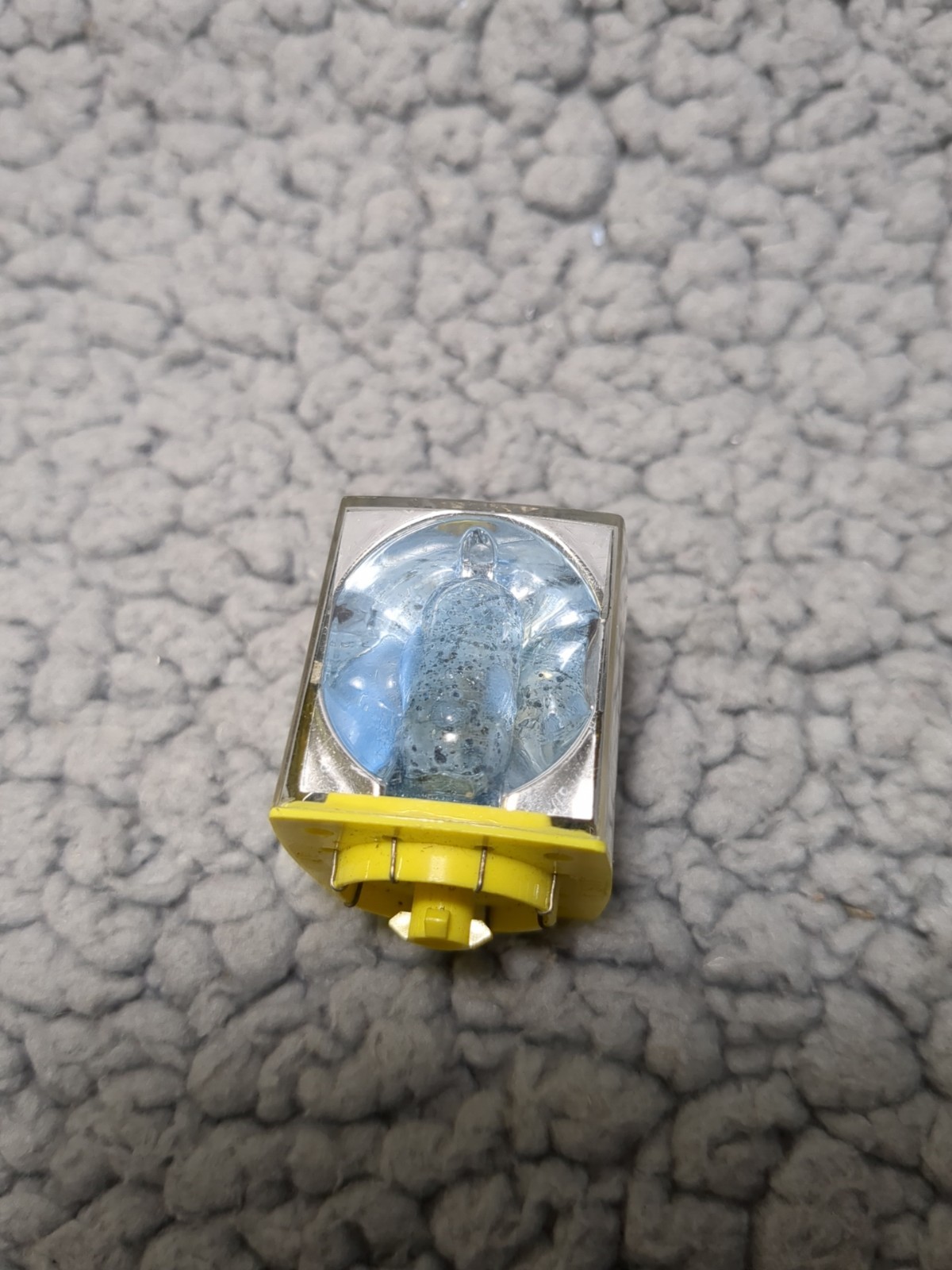 4 Vintage Plastic/Glass Flashcubes Circa 1970’s Sylvania Blue Dot and Norelco