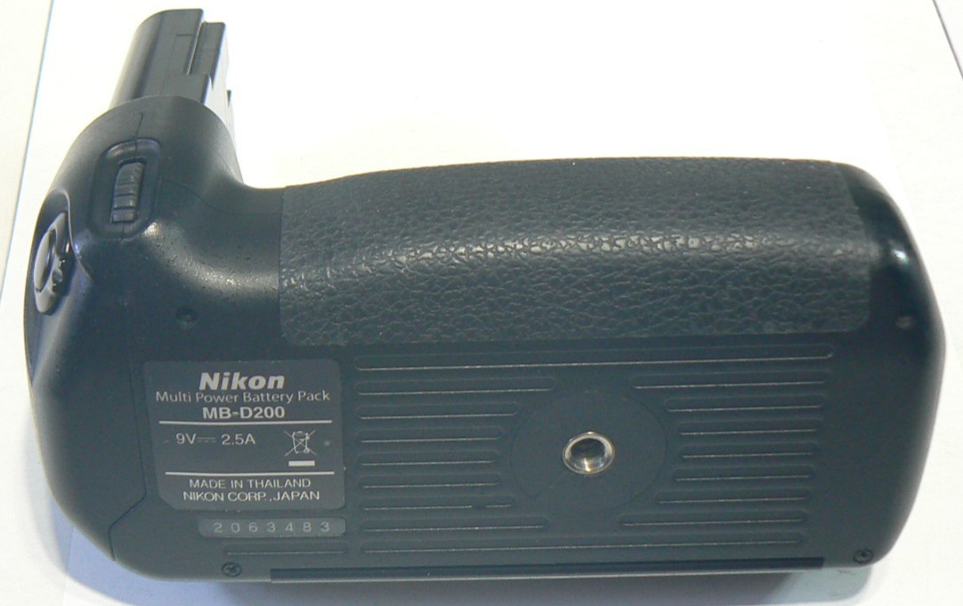 Nikon MB-D200 Multi Power Battery Pack Grip CC
