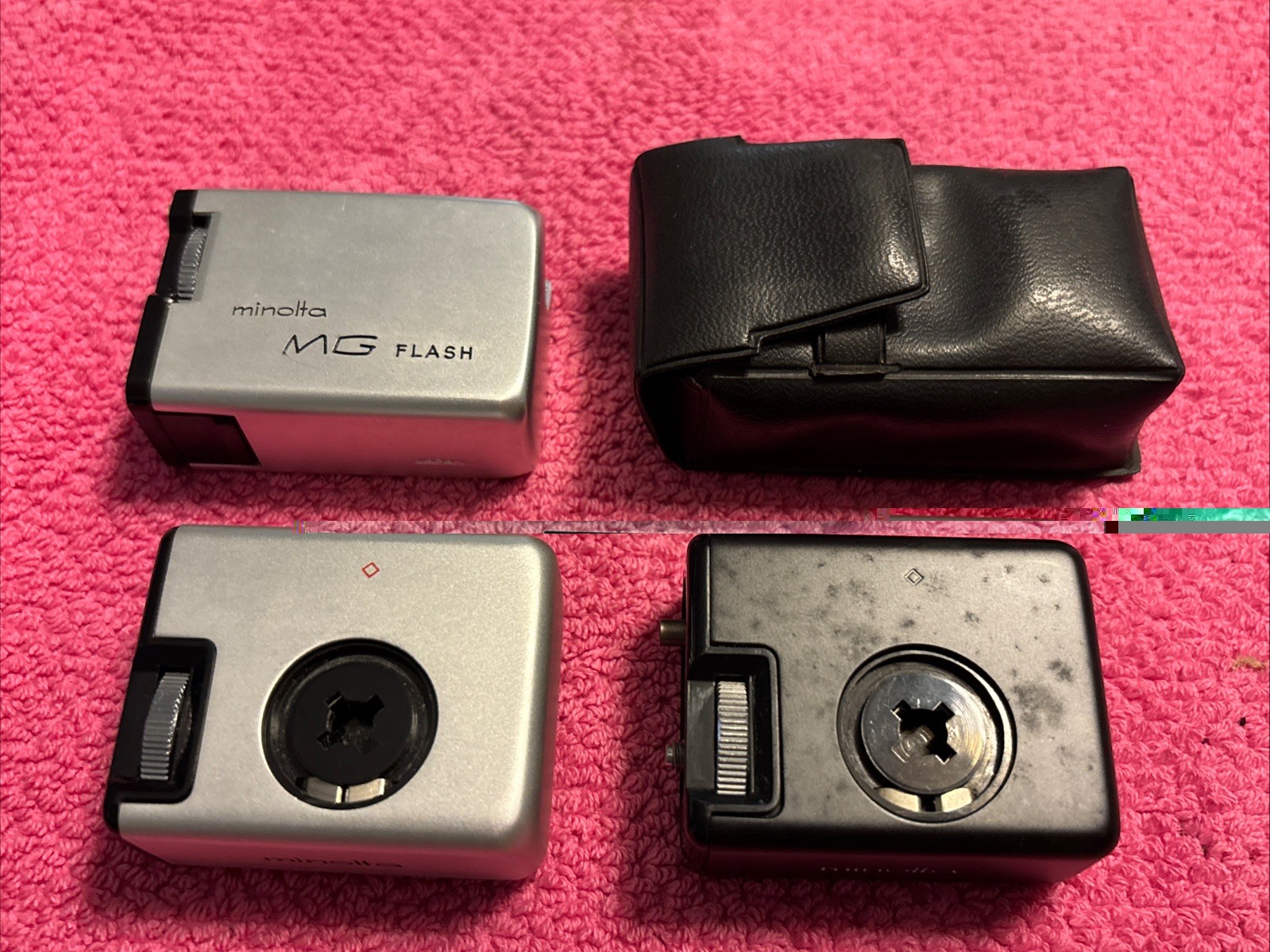 Minolta MG-S Accessories. 2 Cube Guns (Black & Silver) & MG Flash w/case.