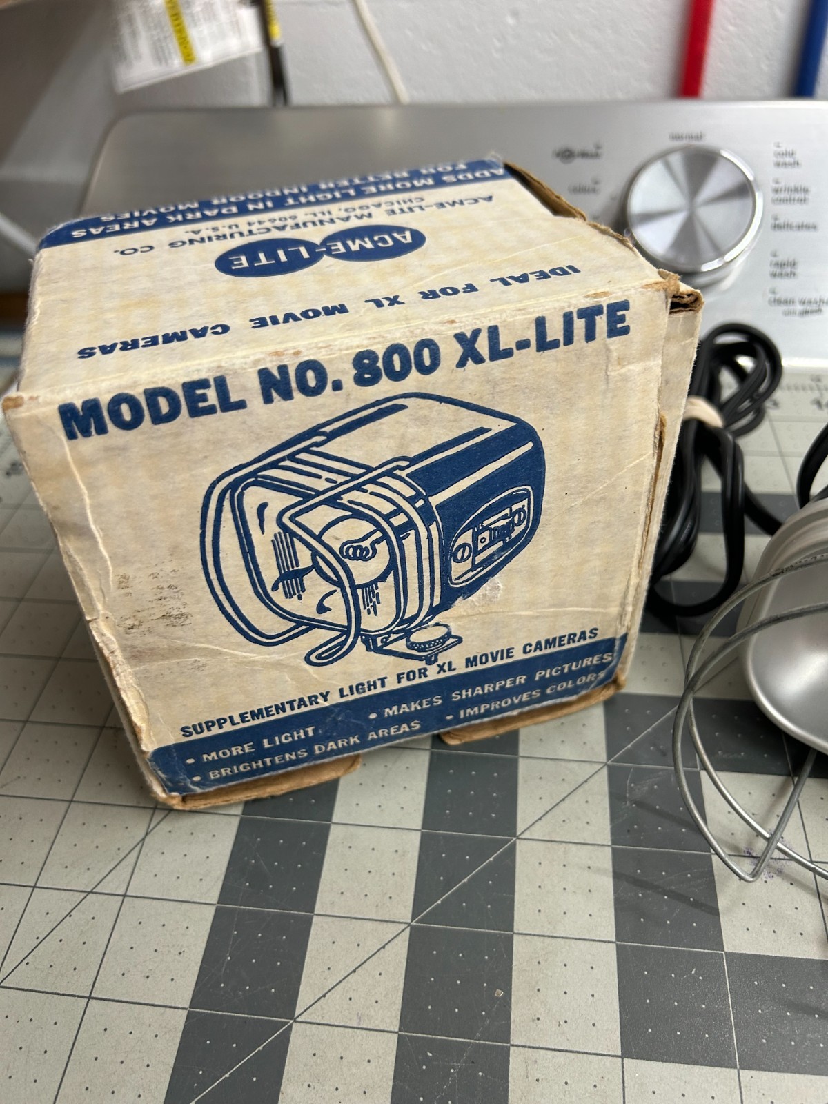 EUC Vintage Acme Movie Video Camera Supplement Light 800 XL-Lite Plug in