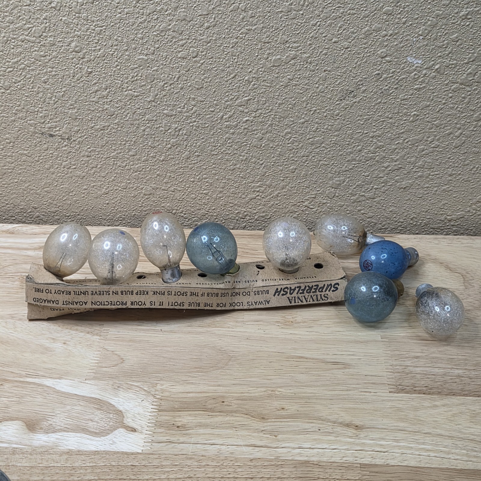 “AS IS” Vintage Photography Parts Lot: Bulbs, Camerette, FlashCubes, Kodak